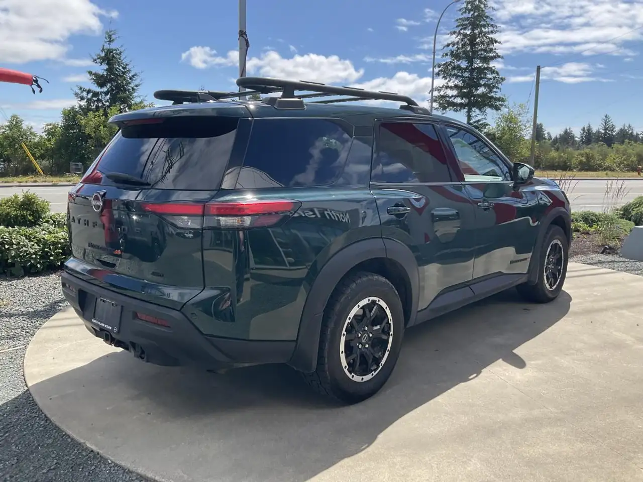 Nissan Pathfinder photo Nissan Pathfinder