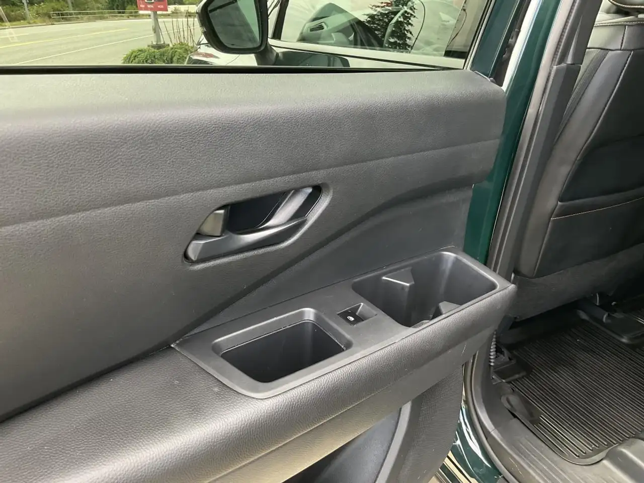 Nissan Pathfinder photo Nissan Pathfinder