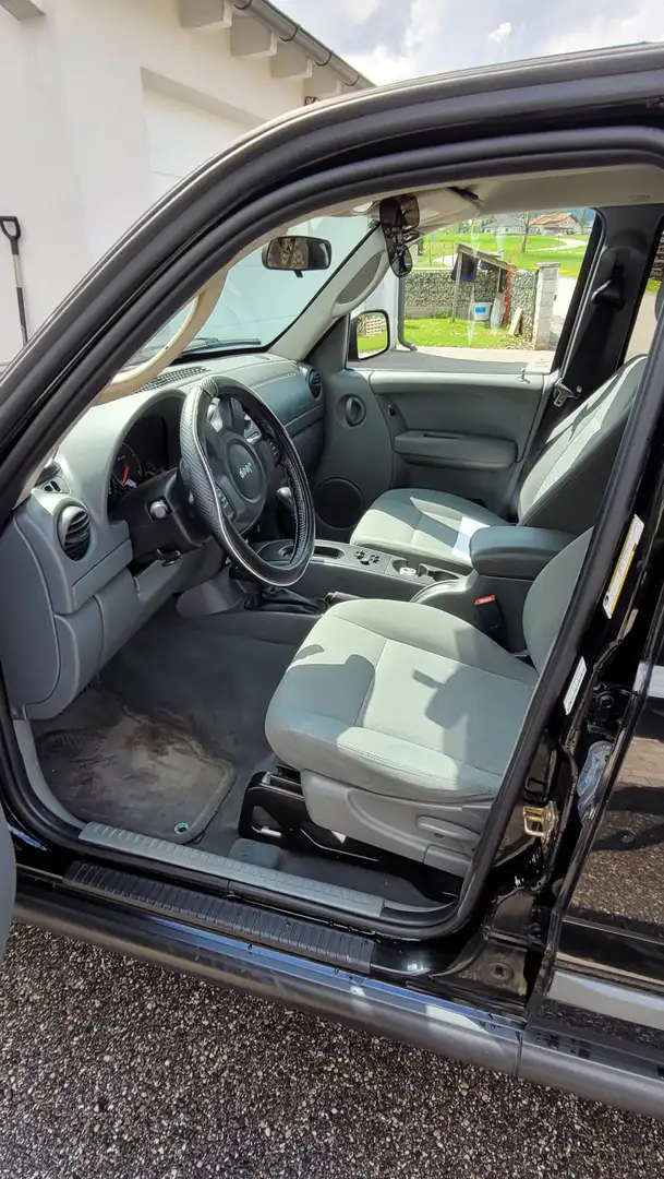 Jeep Cherokee Cherokee 2,8 Limited CRD TD Aut. Limited Schwarz - 2
