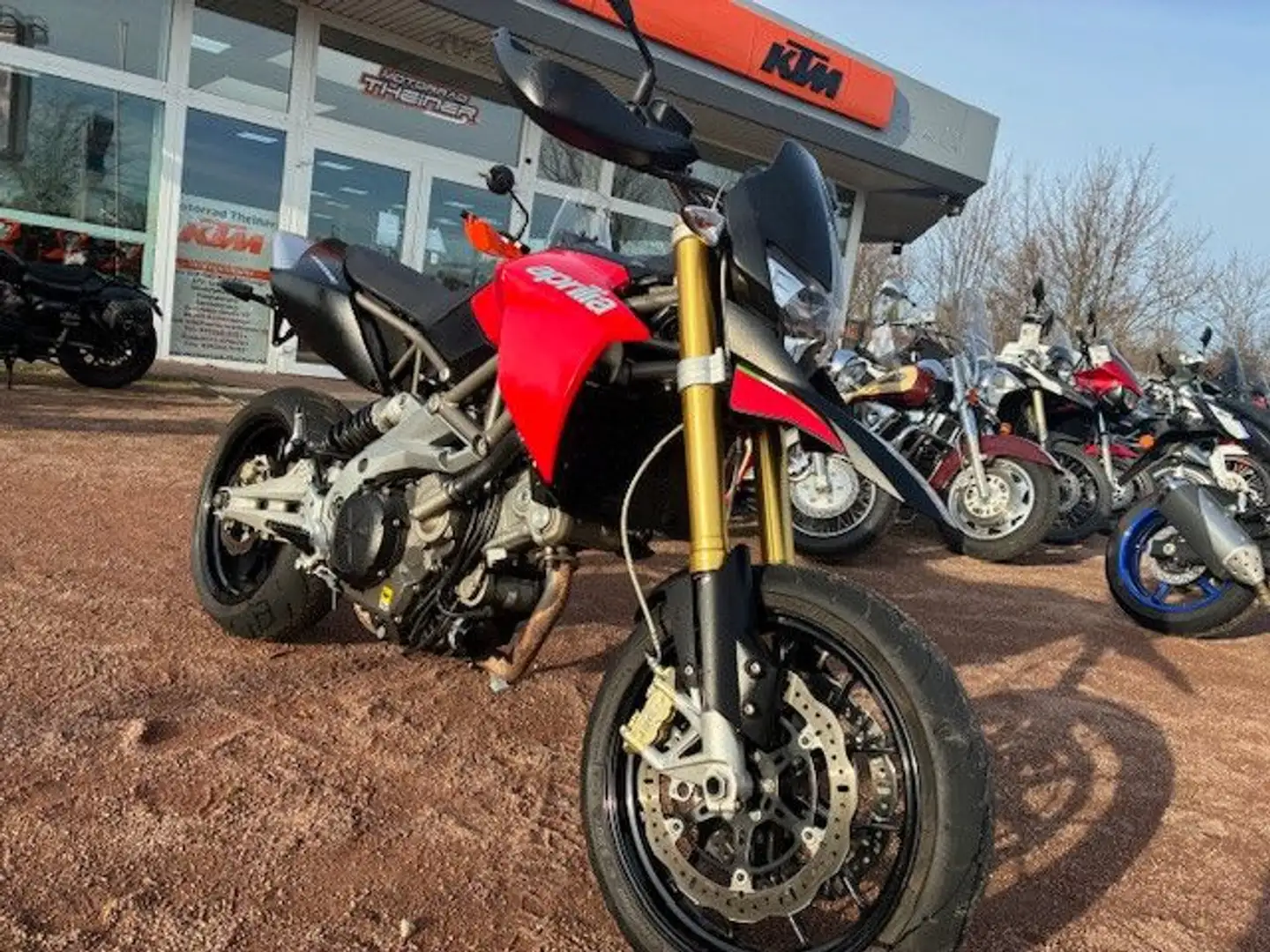 Aprilia Dorsoduro Czerwony - 2