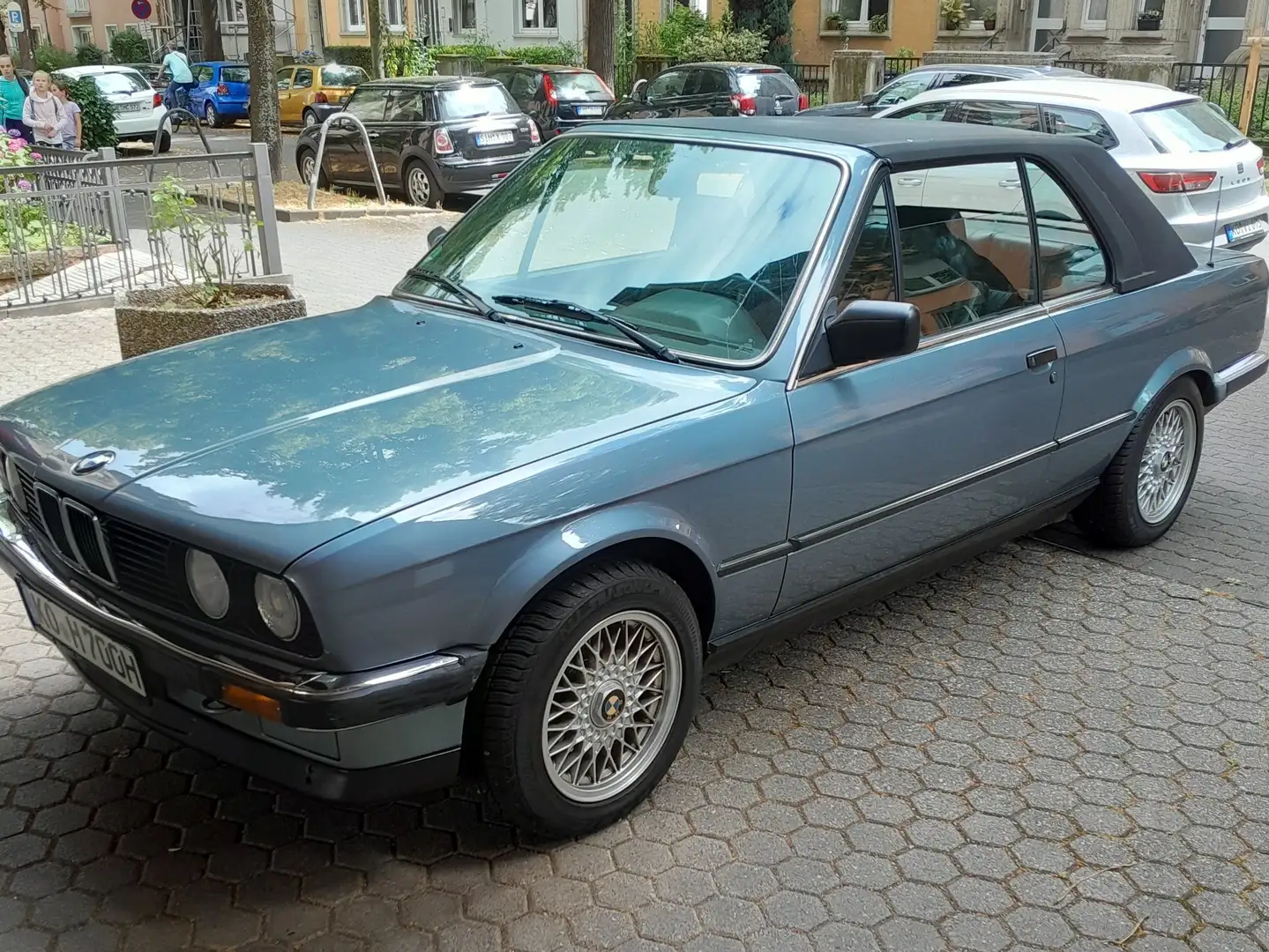 BMW 320 320i Bleu - 1