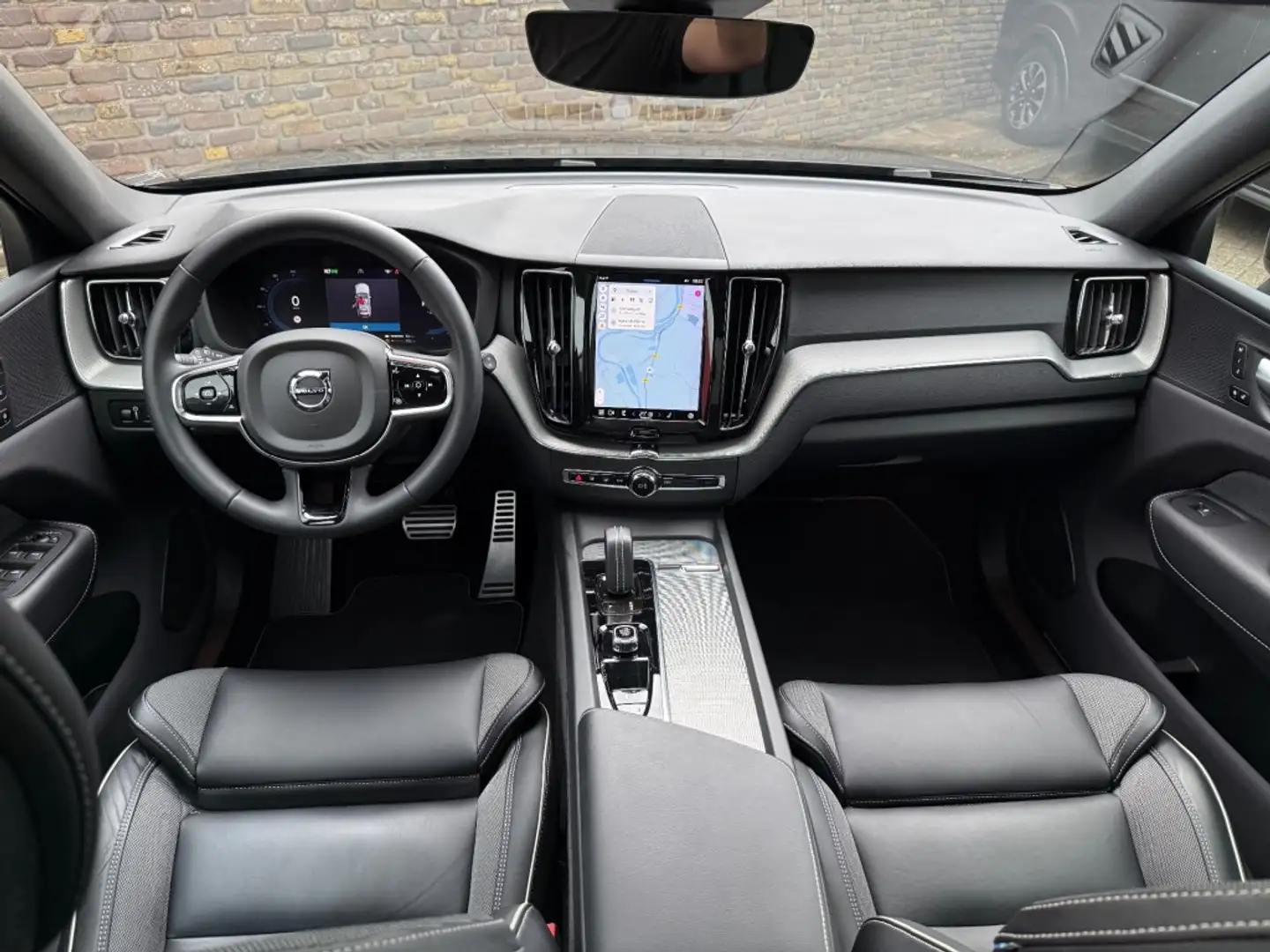 Volvo XC60 2.0 T6 R DESIGN RECHARGE Long Range Panodak ACC 21 Zwart - 2
