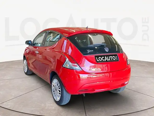 Lancia Ypsilon view 4