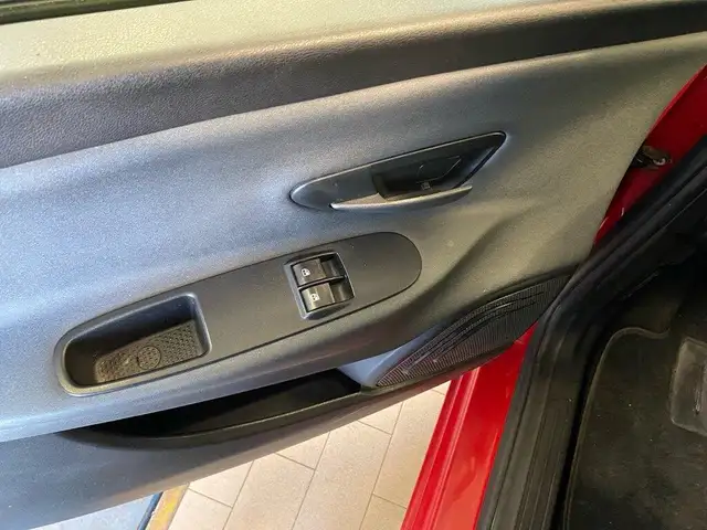 Lancia Ypsilon view 13