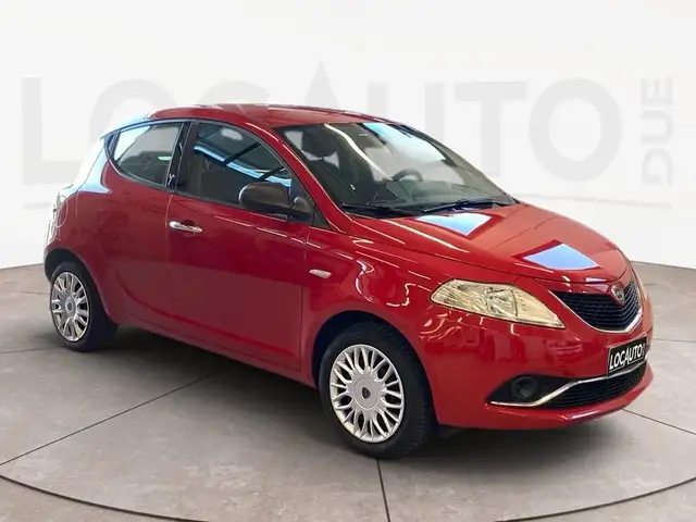 Lancia Ypsilon view 2
