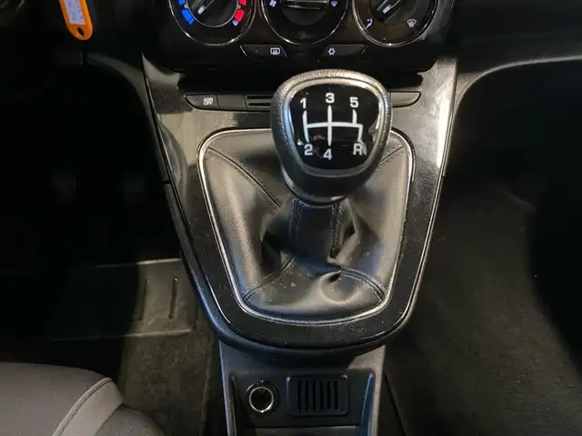 Lancia Ypsilon view 10