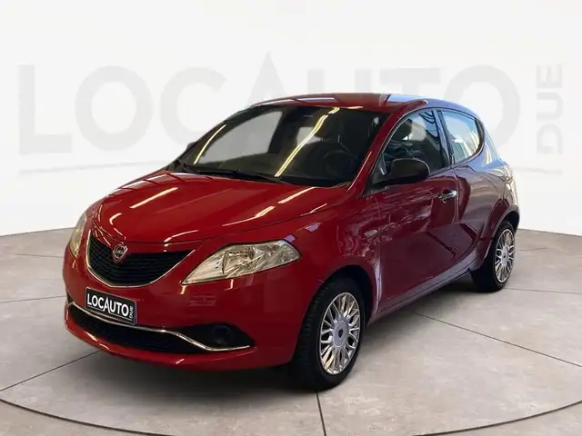 Lancia Ypsilon view 12