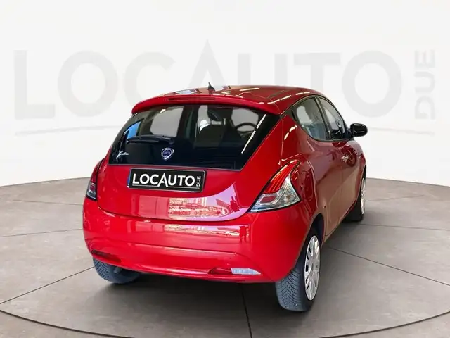 Lancia Ypsilon view 3