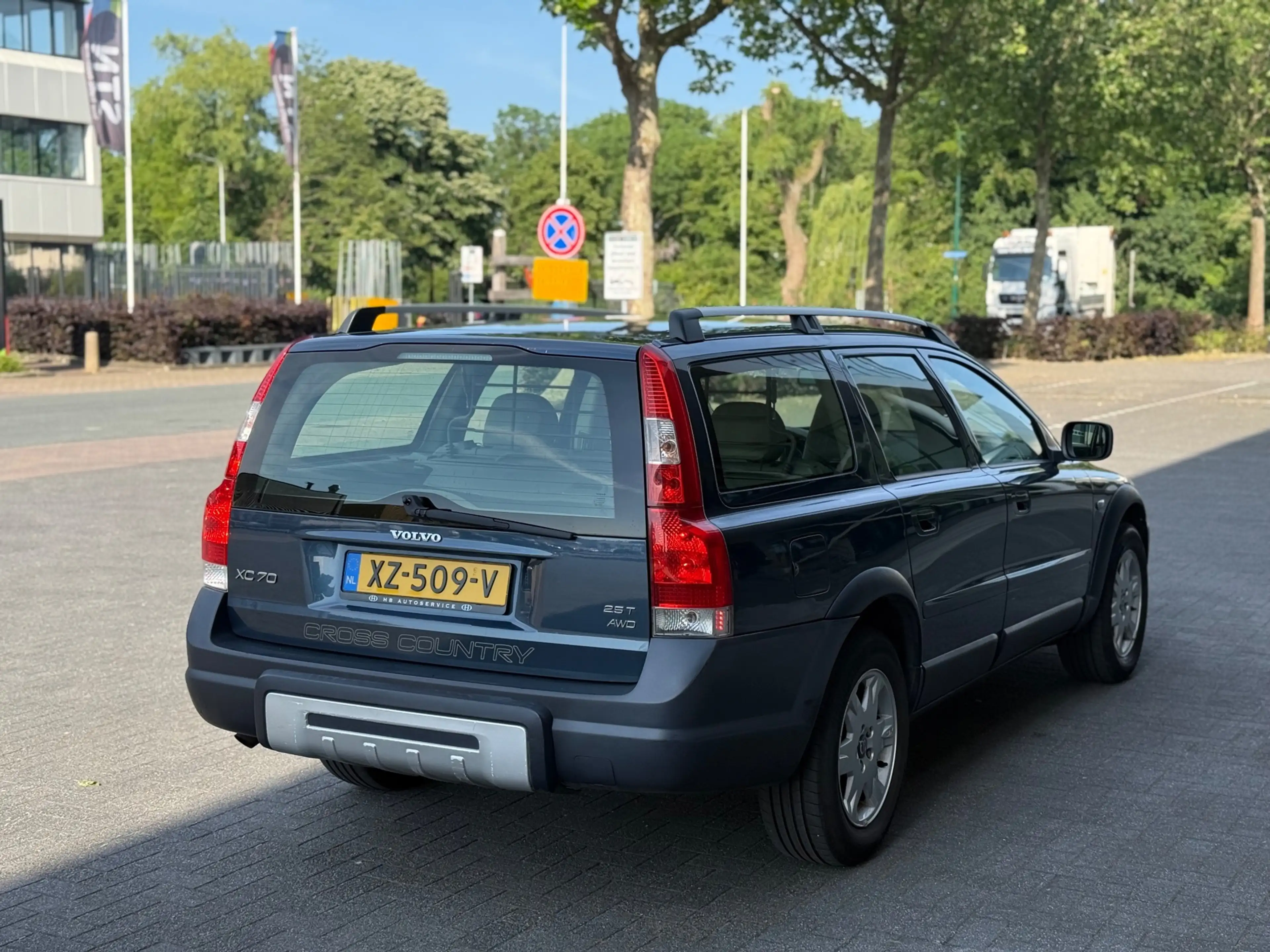 Volvo XC70 2.5 TURBO AUTOMAAT LEDER/CLIMA/CRUISE! VELE OPTIES — photo 4
