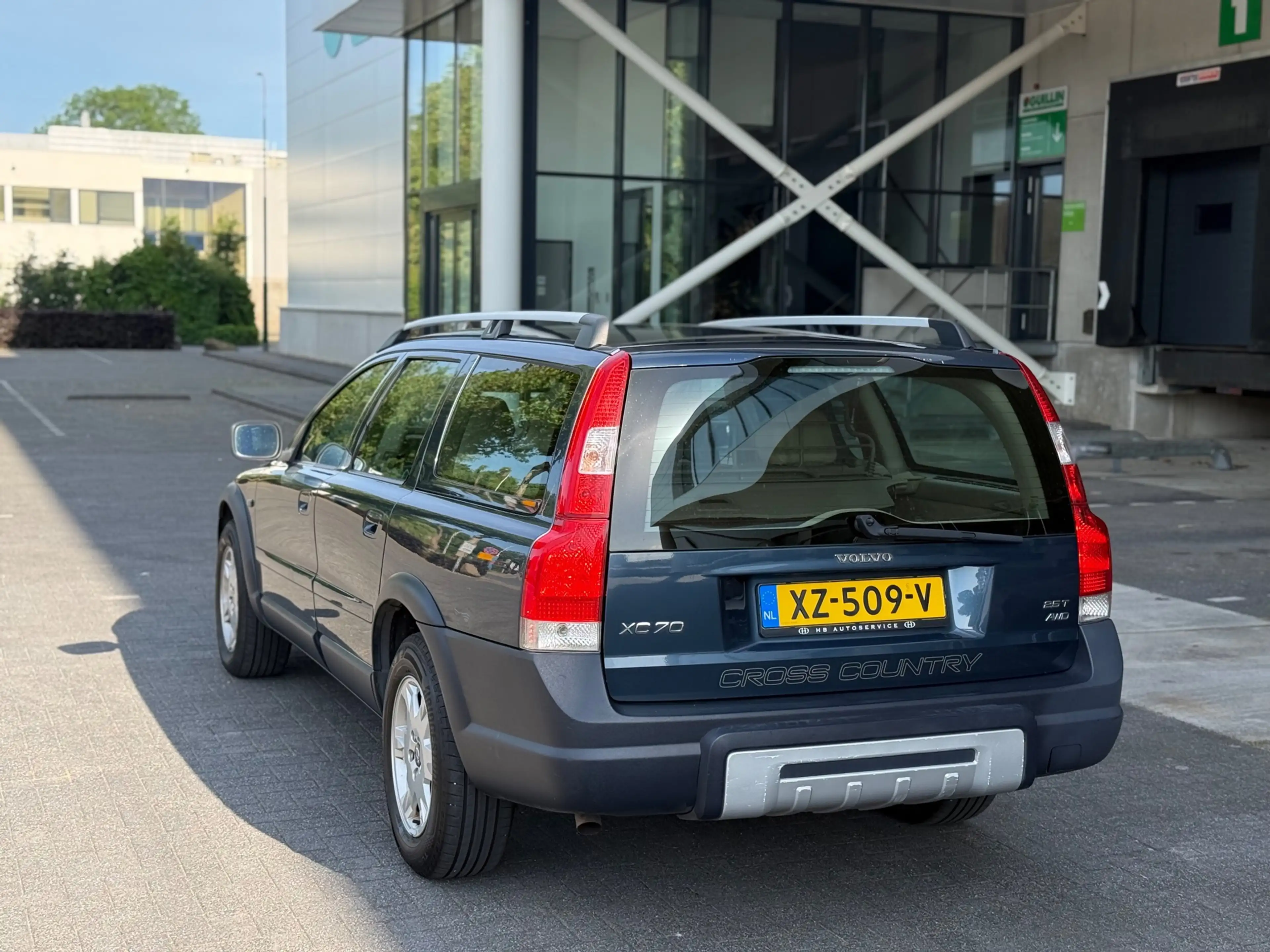 Volvo XC70 2.5 TURBO AUTOMAAT LEDER/CLIMA/CRUISE! VELE OPTIES — photo 6