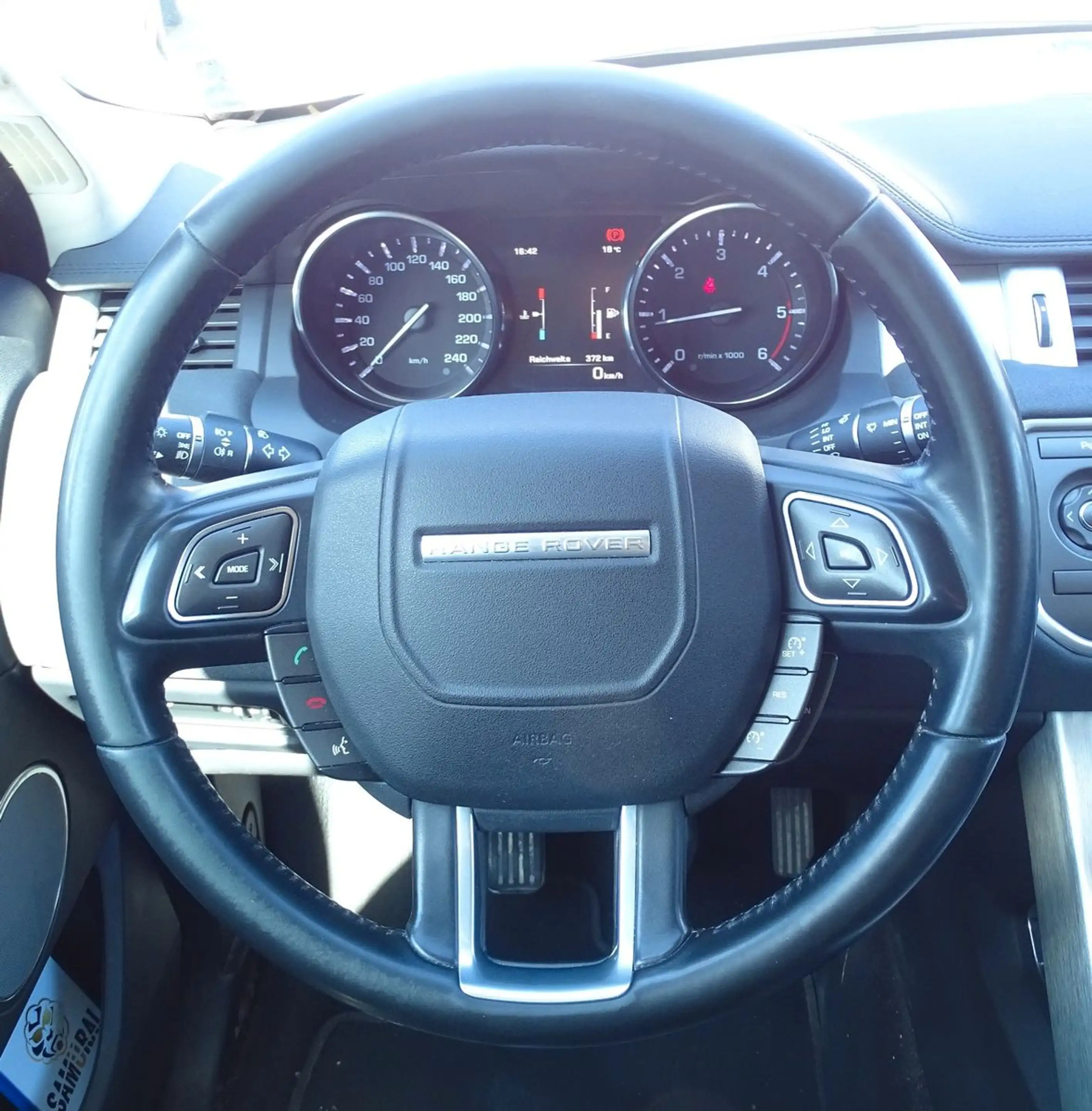 Land Rover Range Rover Evoque Pure — photo 13