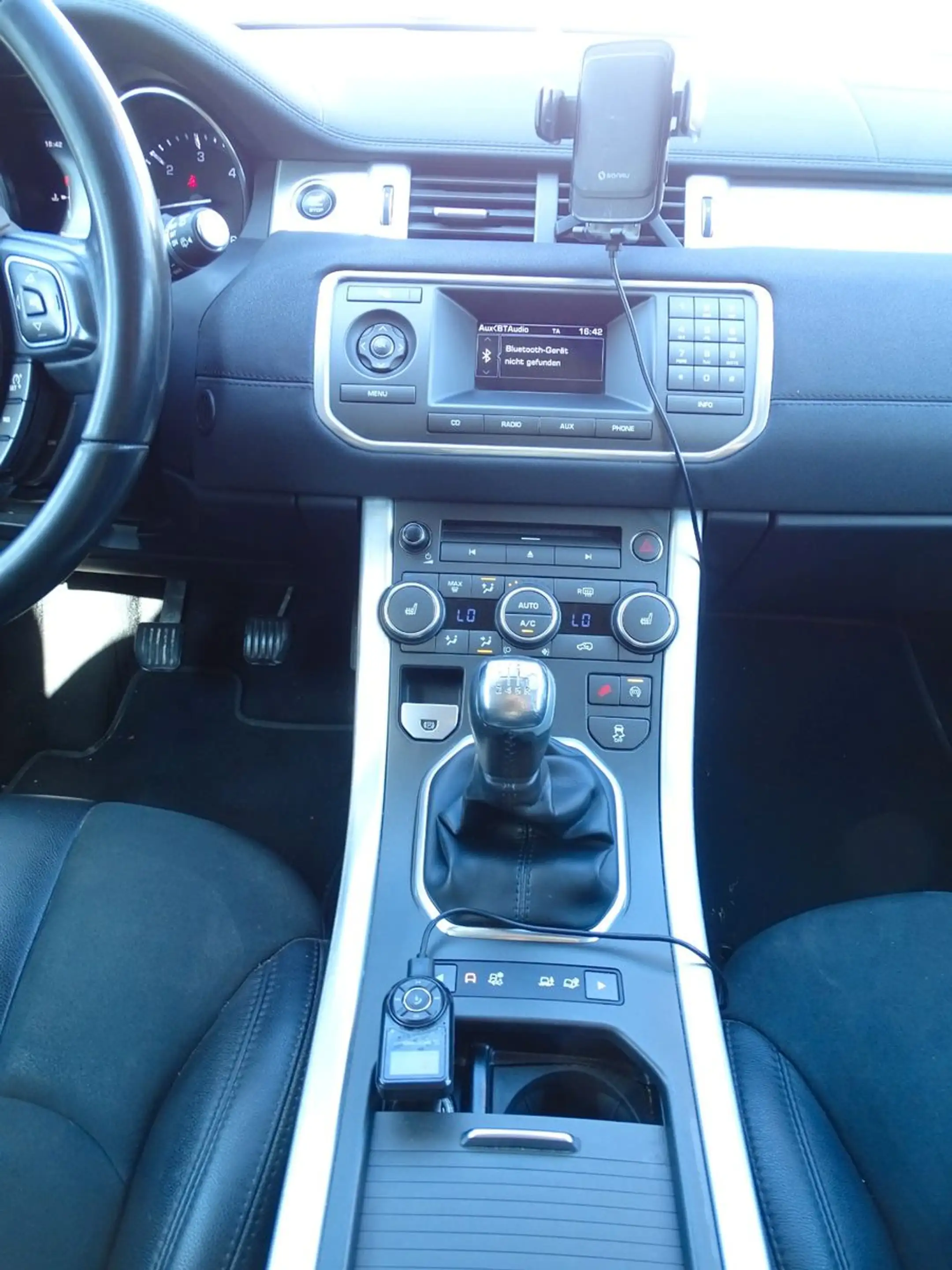 Land Rover Range Rover Evoque Pure — photo 14