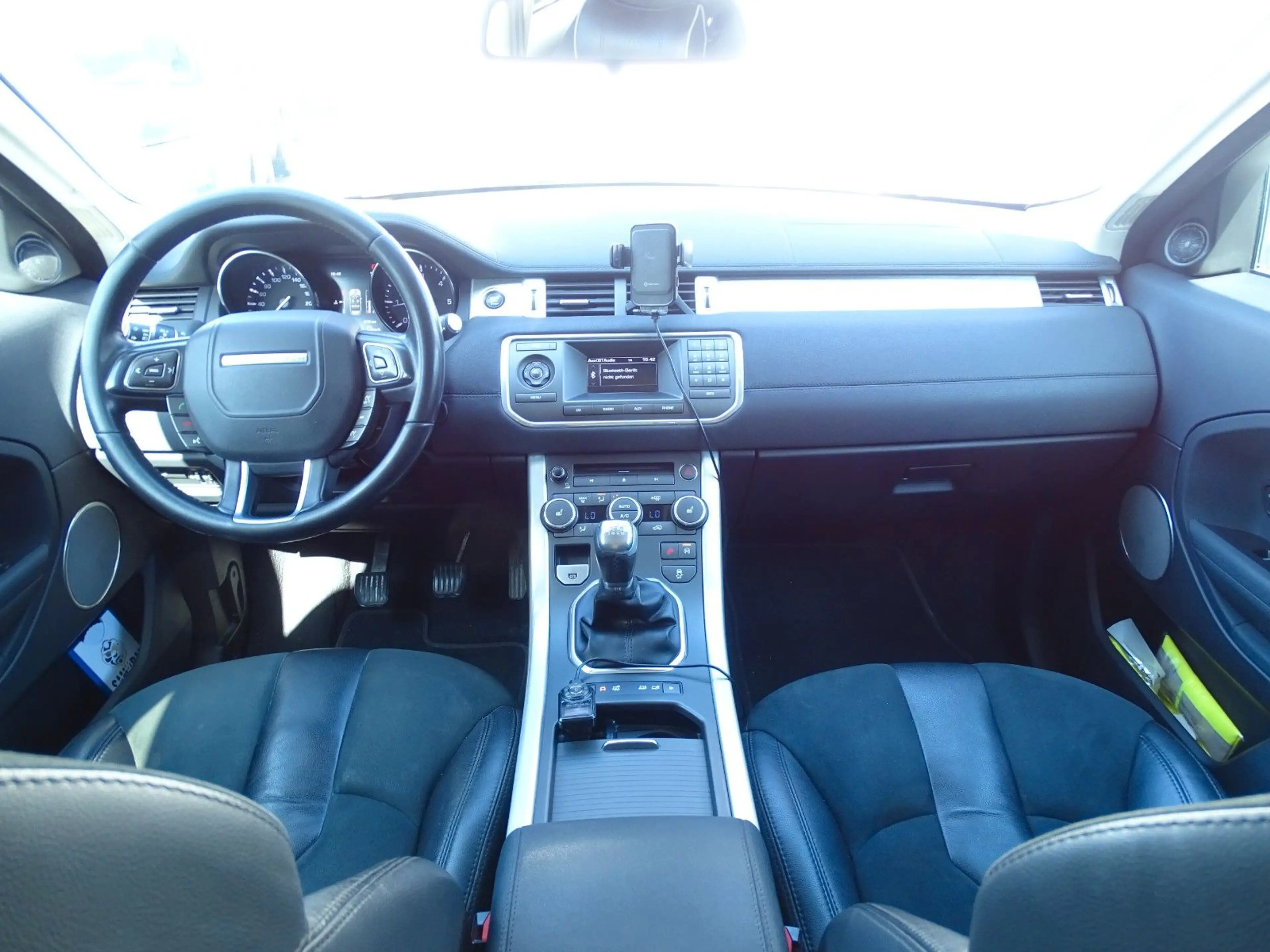 Land Rover Range Rover Evoque Pure — photo 11