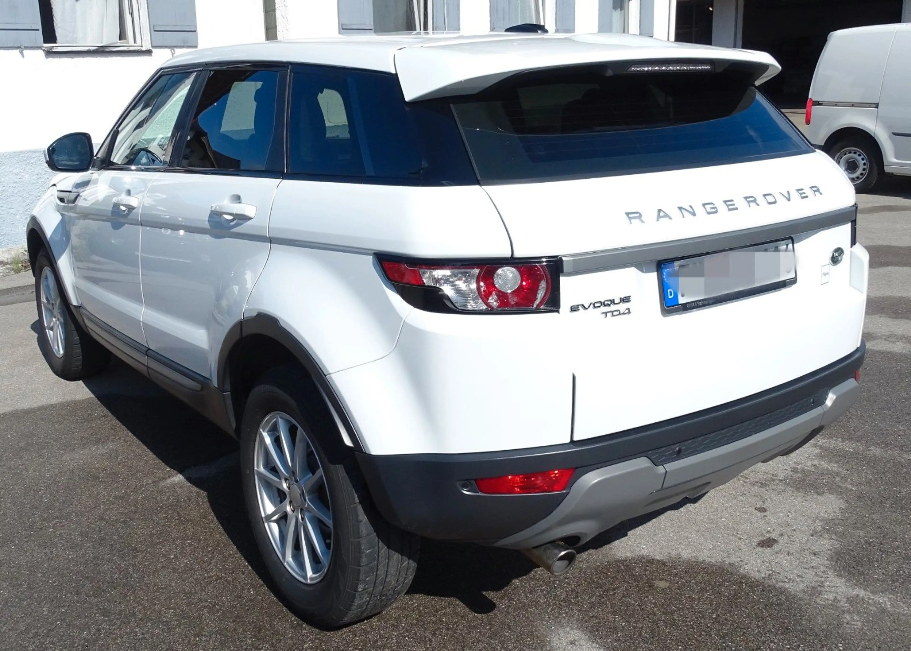 Land Rover Range Rover Evoque Pure — photo 7