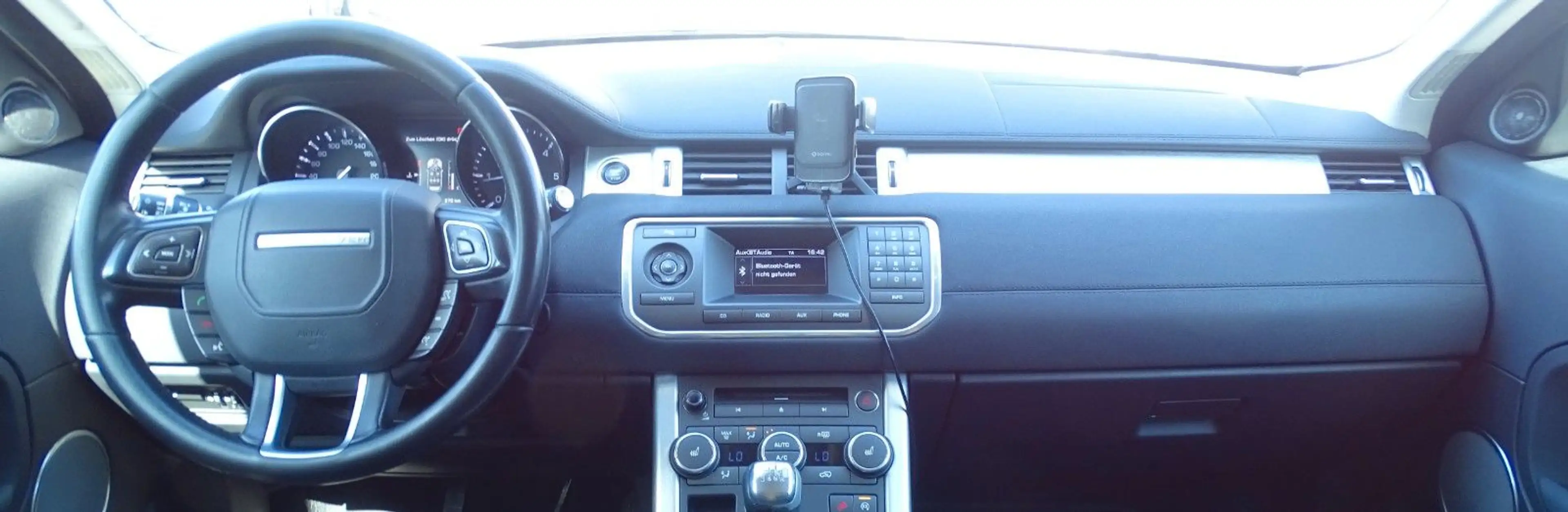 Land Rover Range Rover Evoque Pure — photo 12