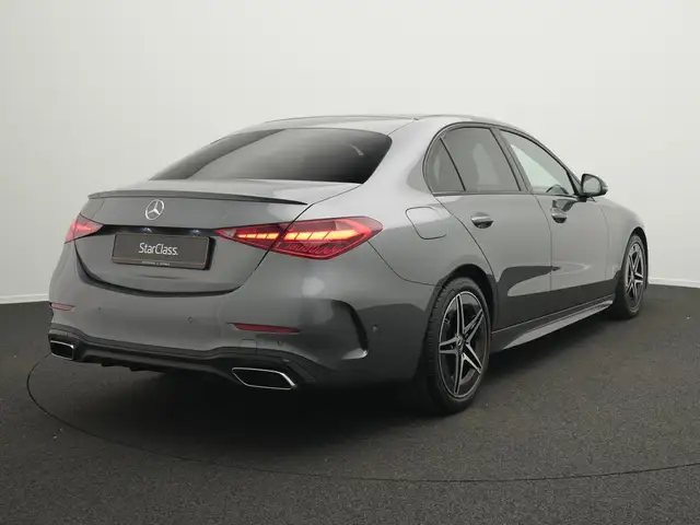 Mercedes-Benz C-Class view 3