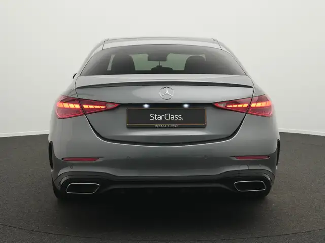 Mercedes-Benz C-Class view 4