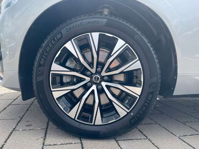 Volvo XC60 B5 AWD Mild-Hybrid Plus Dark AHK ACC BLIS