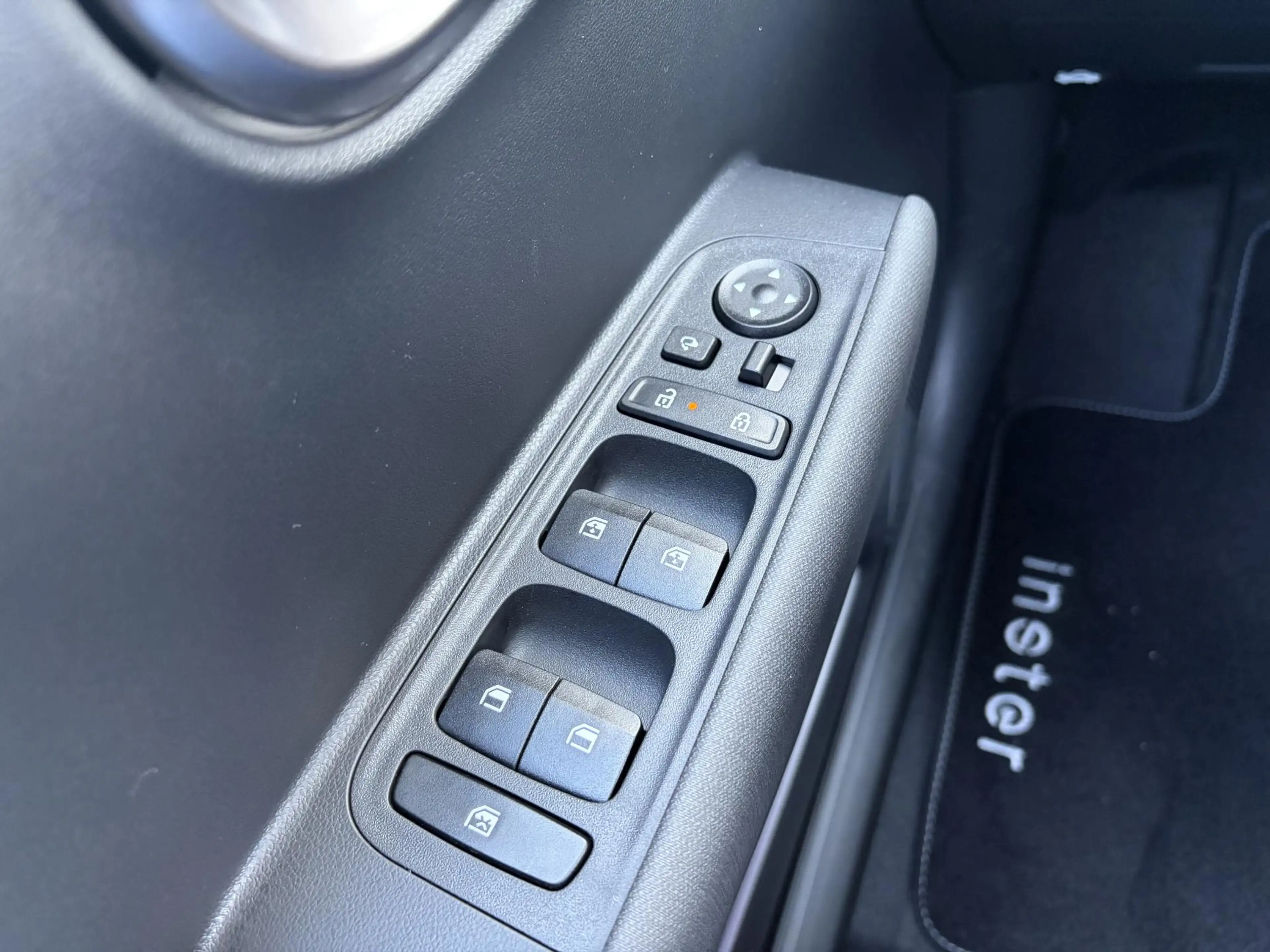 Hyundai Inster Evolve Sky 49 kWh /Winter & Tech Pack /Apple Carpl — photo 10