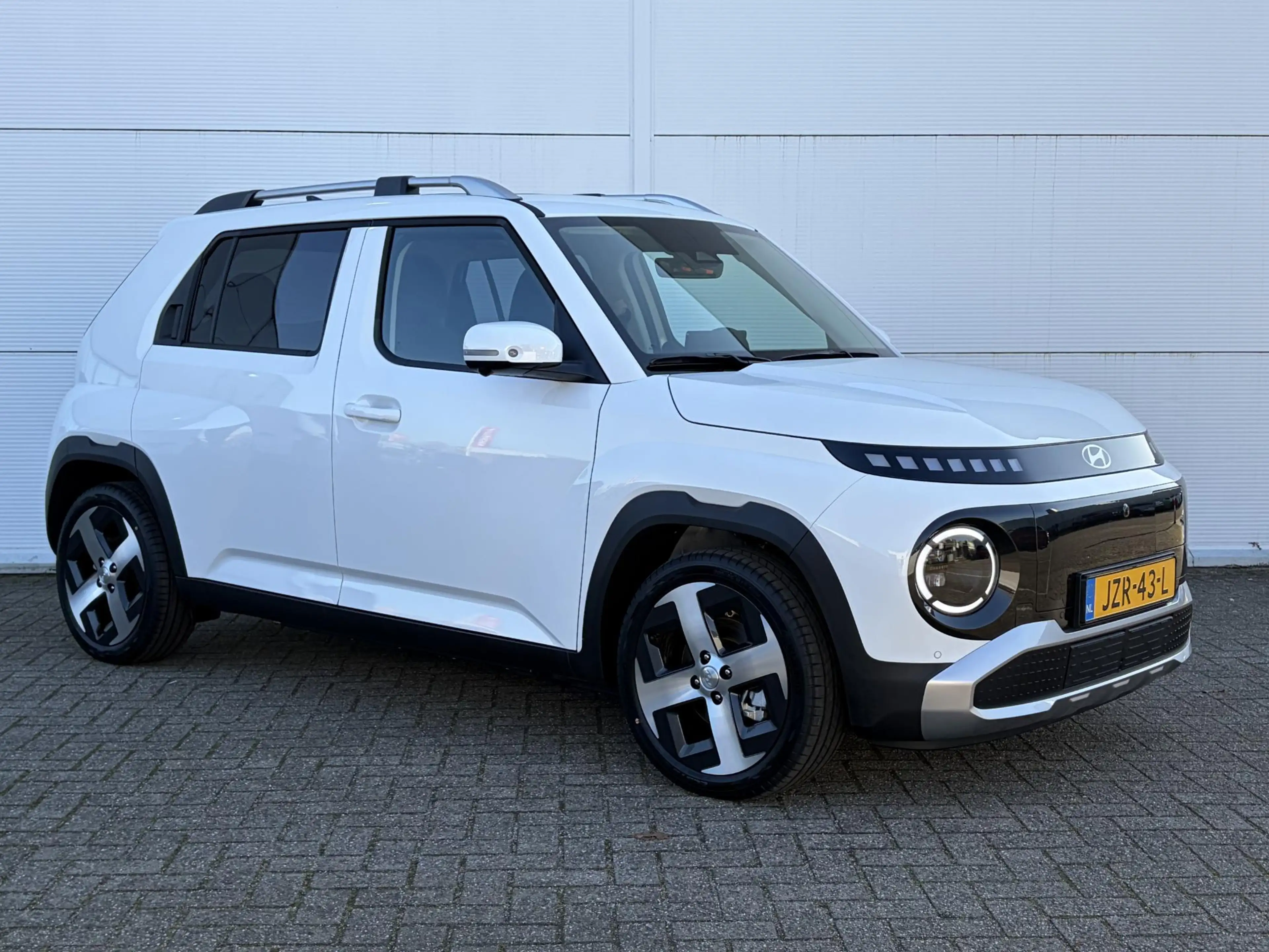 Hyundai Inster Evolve Sky 49 kWh /Winter & Tech Pack /Apple Carpl — photo 18