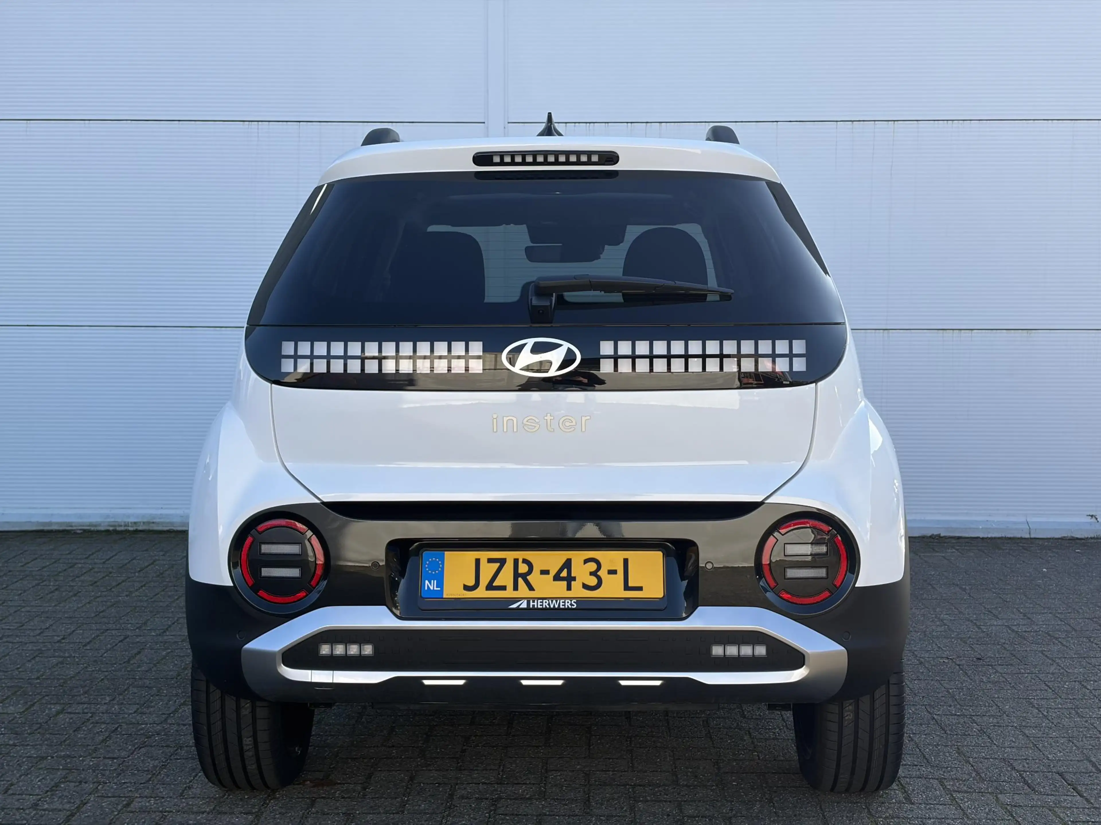 Hyundai Inster Evolve Sky 49 kWh /Winter & Tech Pack /Apple Carpl — photo 25