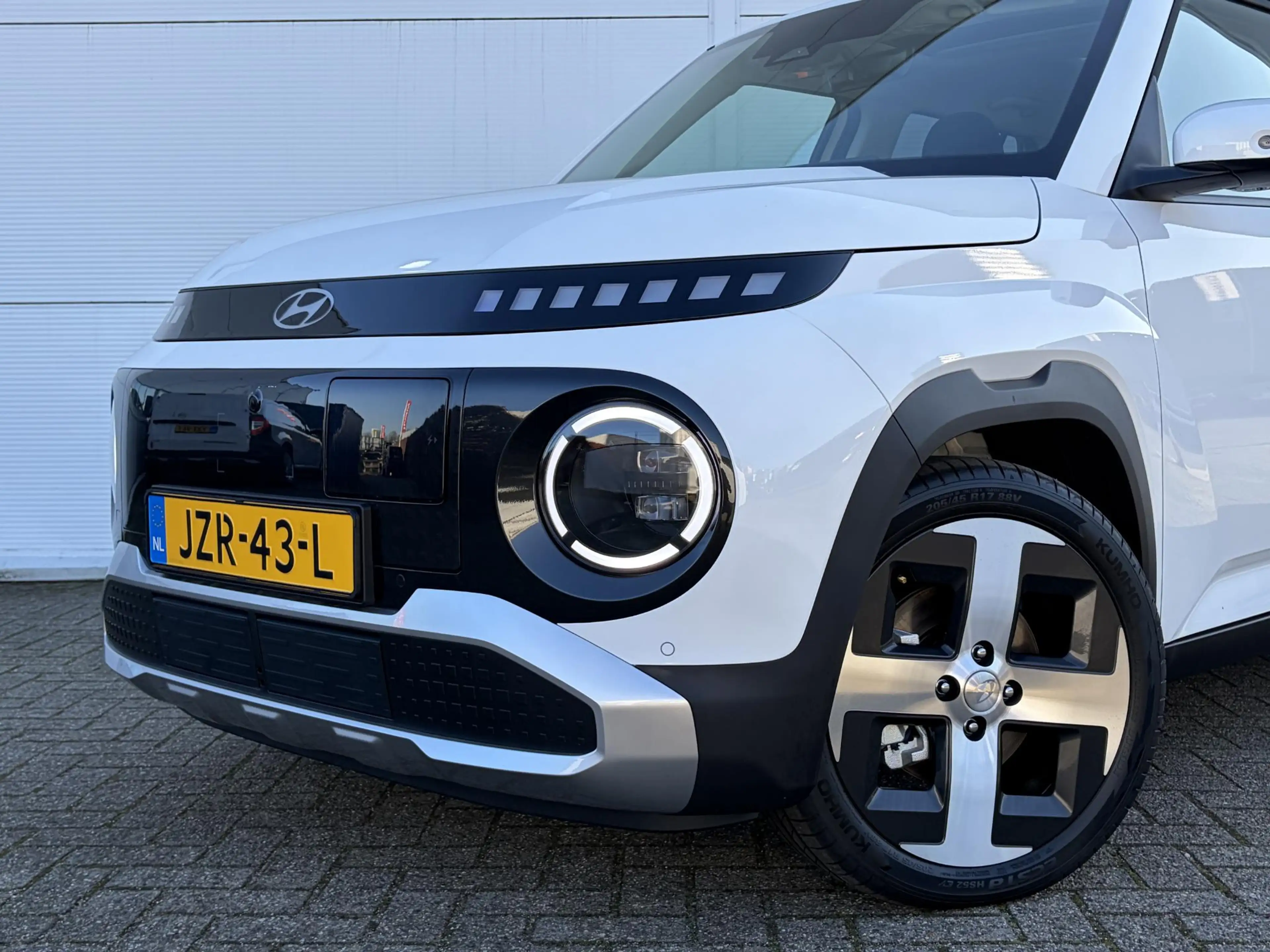 Hyundai Inster Evolve Sky 49 kWh /Winter & Tech Pack /Apple Carpl — photo 35