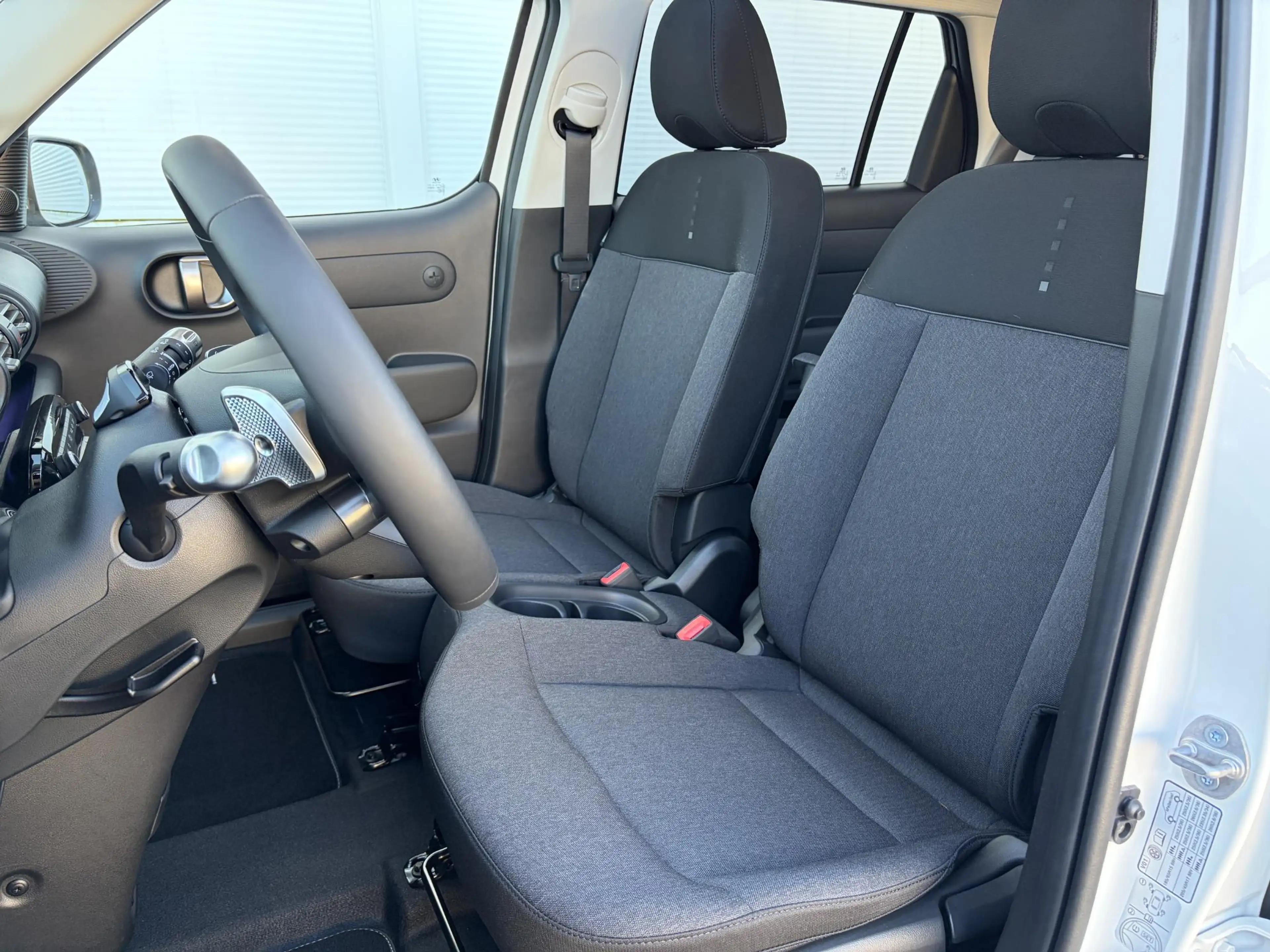 Hyundai Inster Evolve Sky 49 kWh /Winter & Tech Pack /Apple Carpl — photo 5