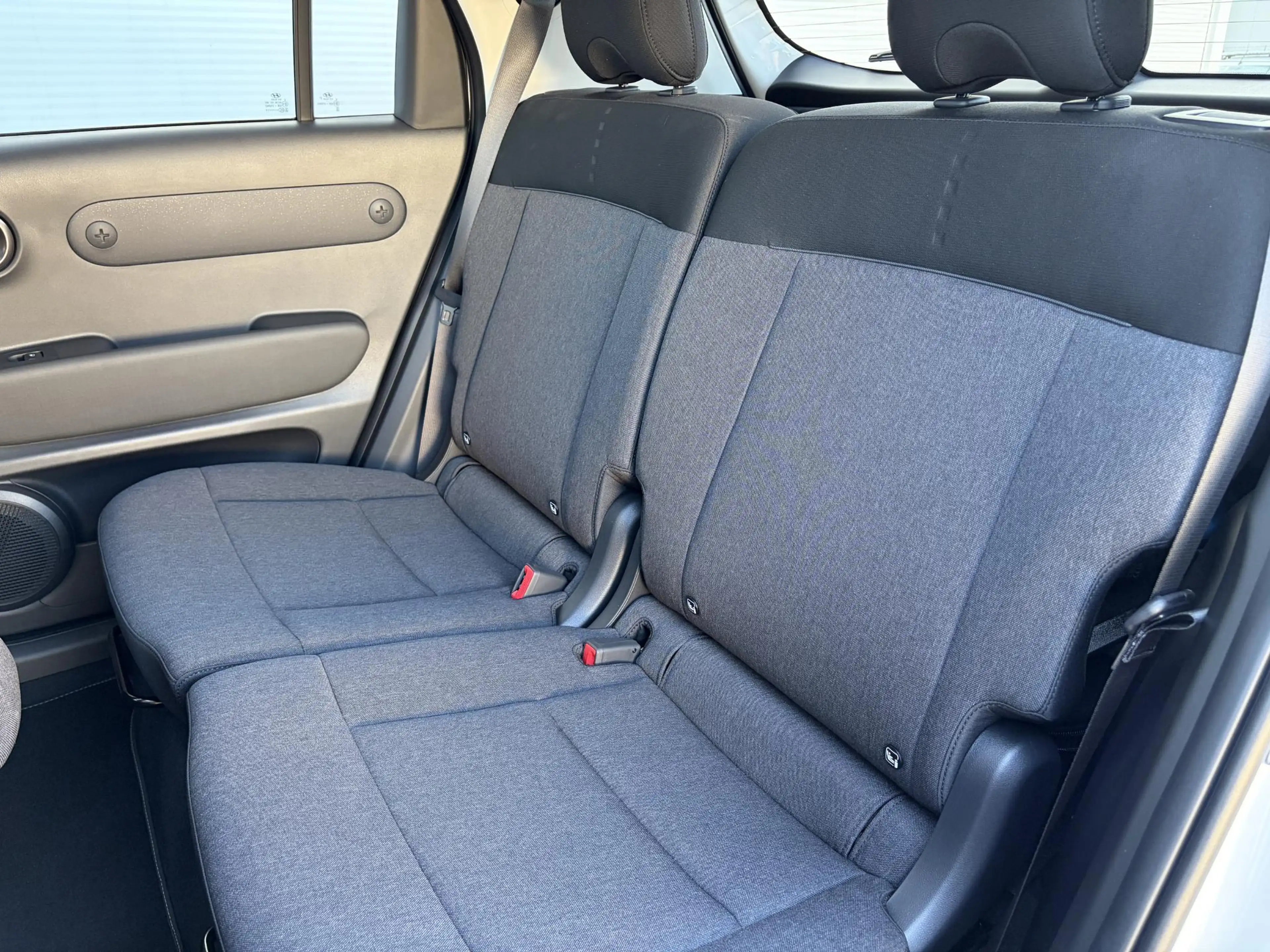 Hyundai Inster Evolve Sky 49 kWh /Winter & Tech Pack /Apple Carpl — photo 6