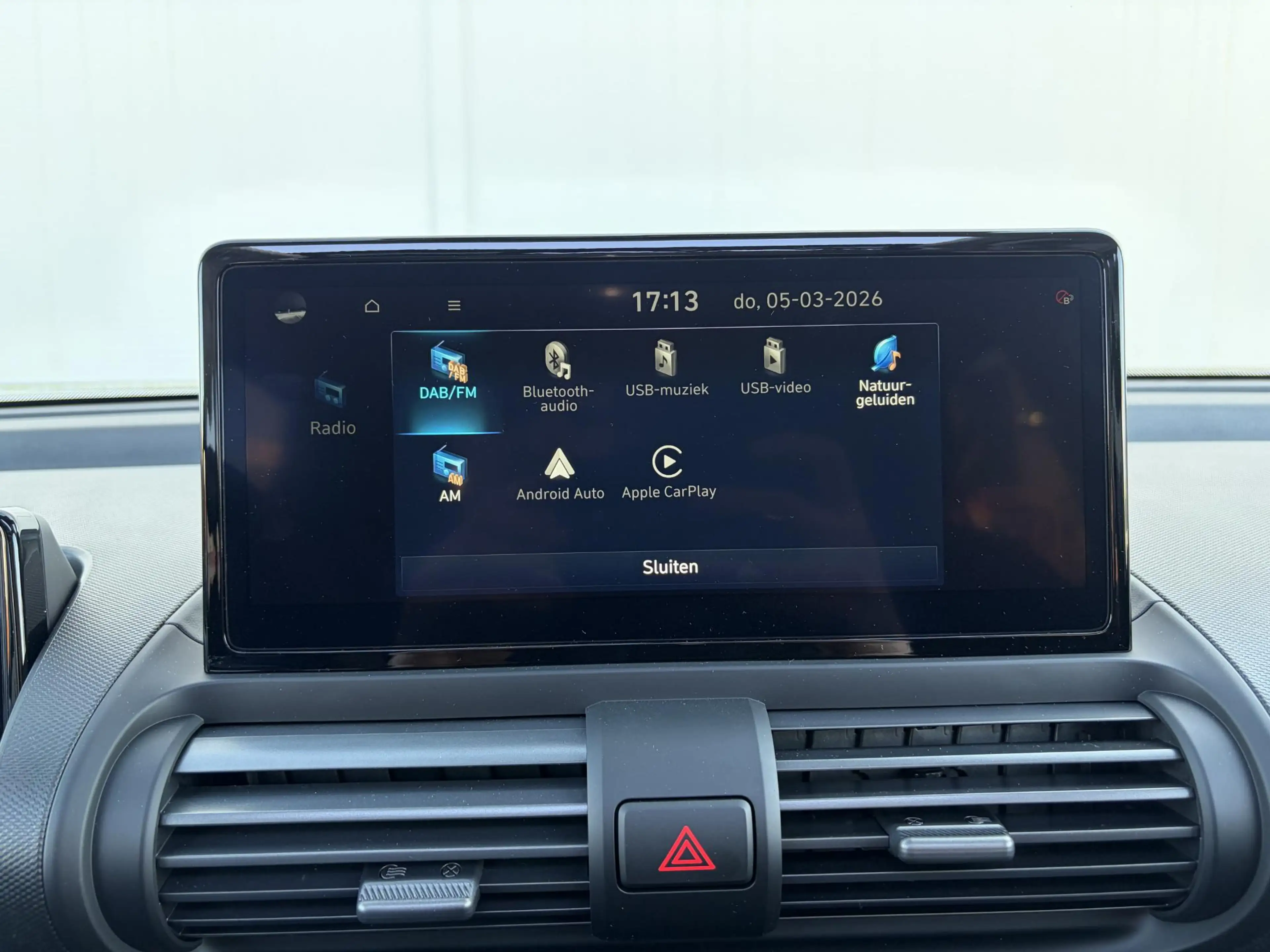 Hyundai Inster Evolve Sky 49 kWh /Winter & Tech Pack /Apple Carpl — photo 31
