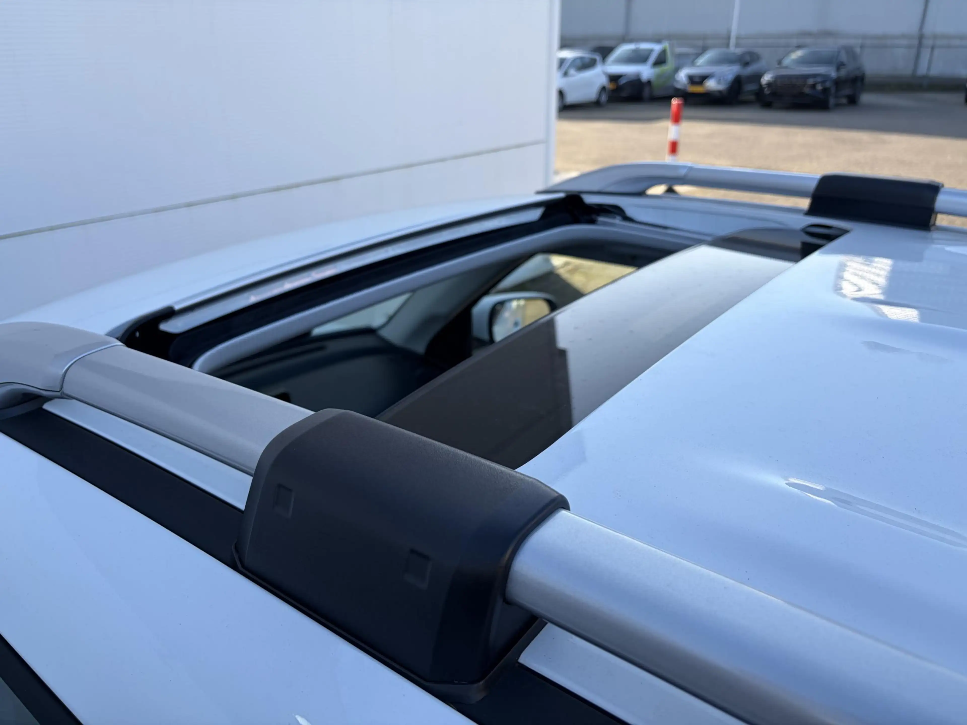 Hyundai Inster Evolve Sky 49 kWh /Winter & Tech Pack /Apple Carpl — photo 27