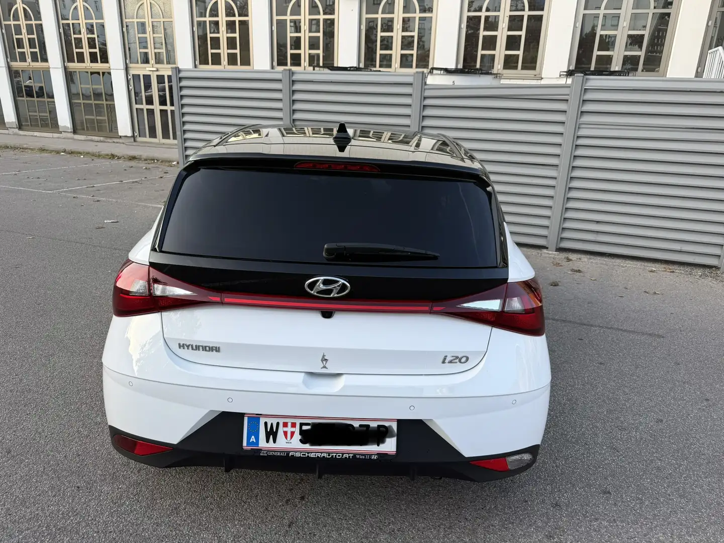 Hyundai i20 1,2 MPI i-Line Plus Weiß - 2