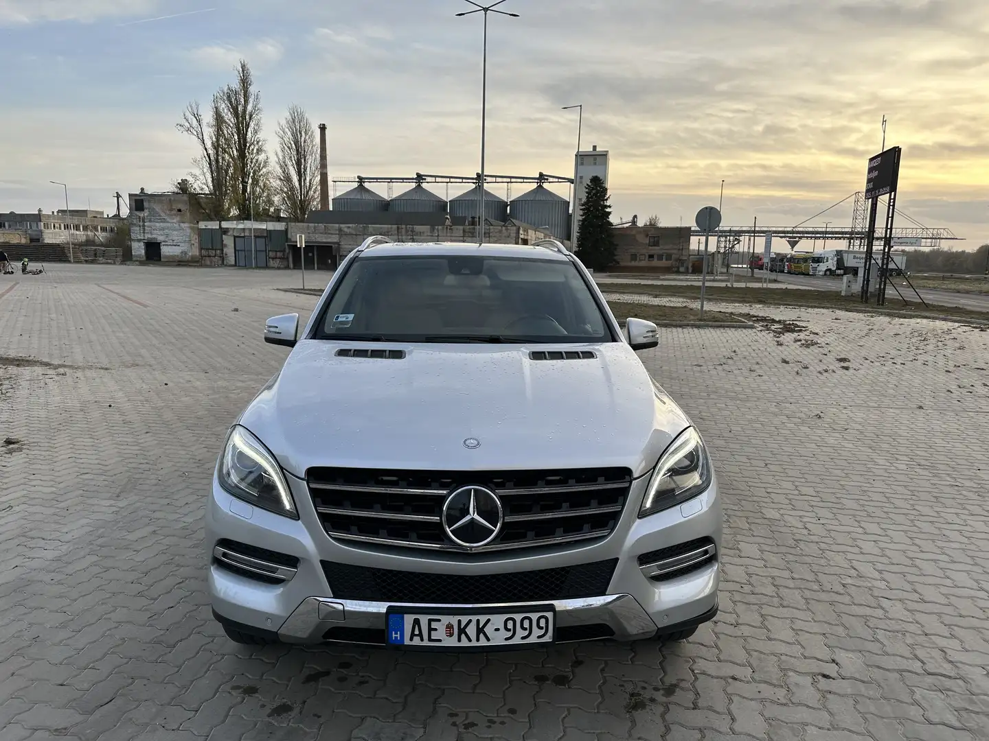 Mercedes-Benz ML 350 BlueTEC 4MATIC 7G-TRONIC Silber - 2