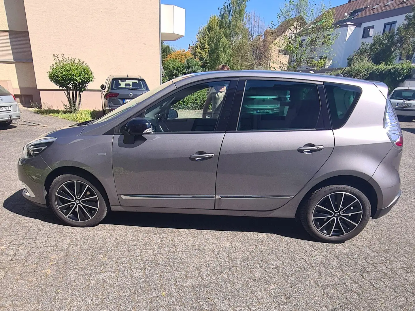Renault Scenic Scenic Diesel dCi 110 EDC Bose Edition Šedá - 1