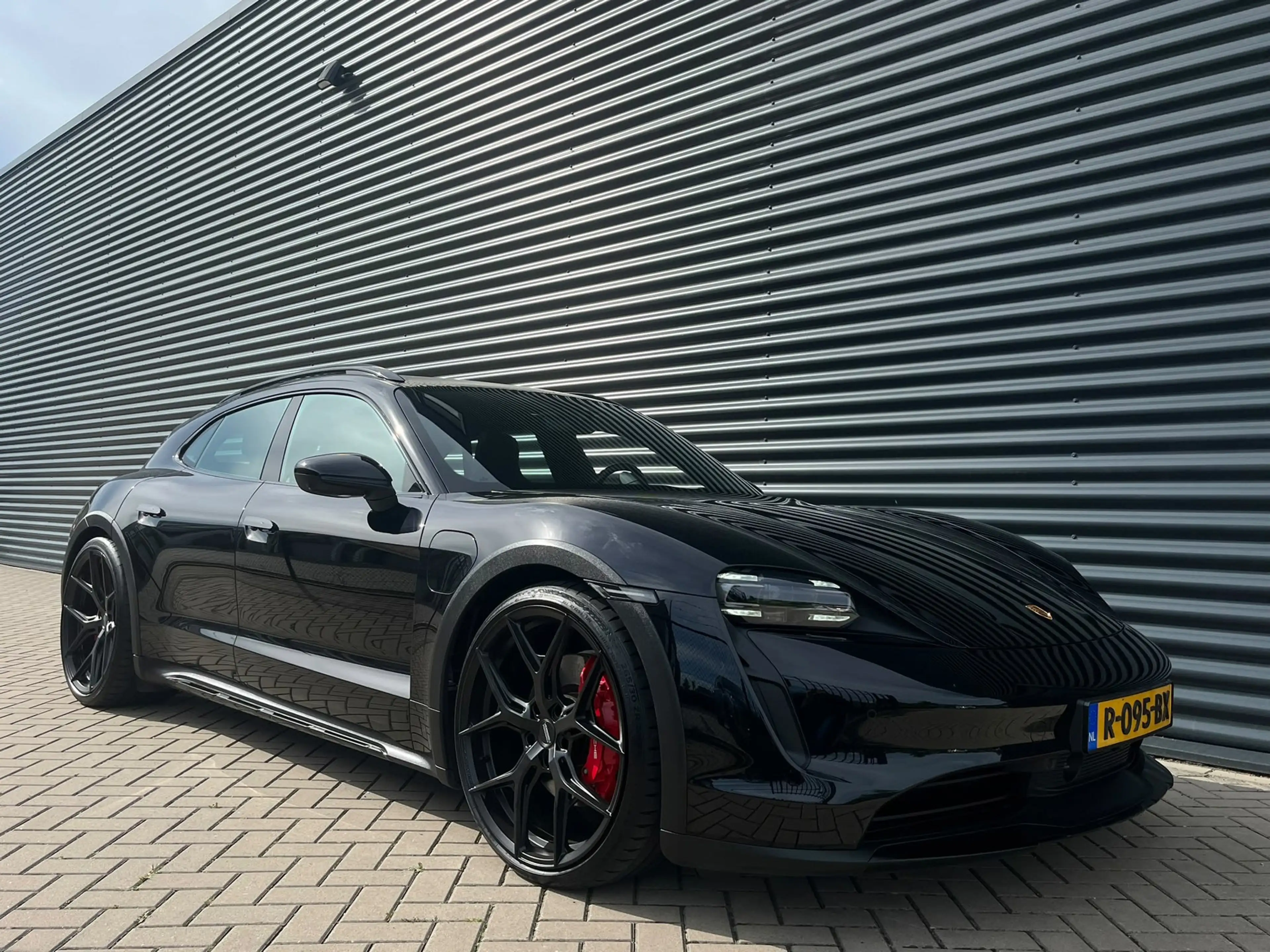 Porsche Taycan Cross Turismo 4S 93 kWh | Chrono | Duel Display |