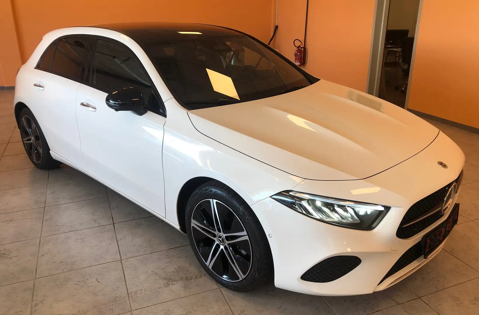 Mercedes-Benz A 180 d Progressive Advanced Plus auto Tetto Panorama Bianco - 1