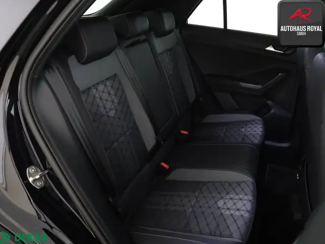 Volkswagen T-Roc view 12