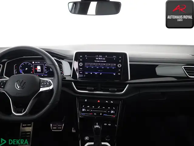 Volkswagen T-Roc view 9