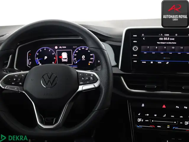 Volkswagen T-Roc view 15