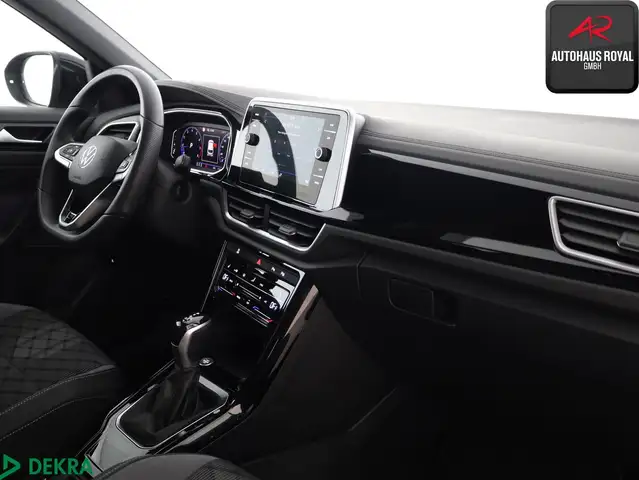 Volkswagen T-Roc view 10