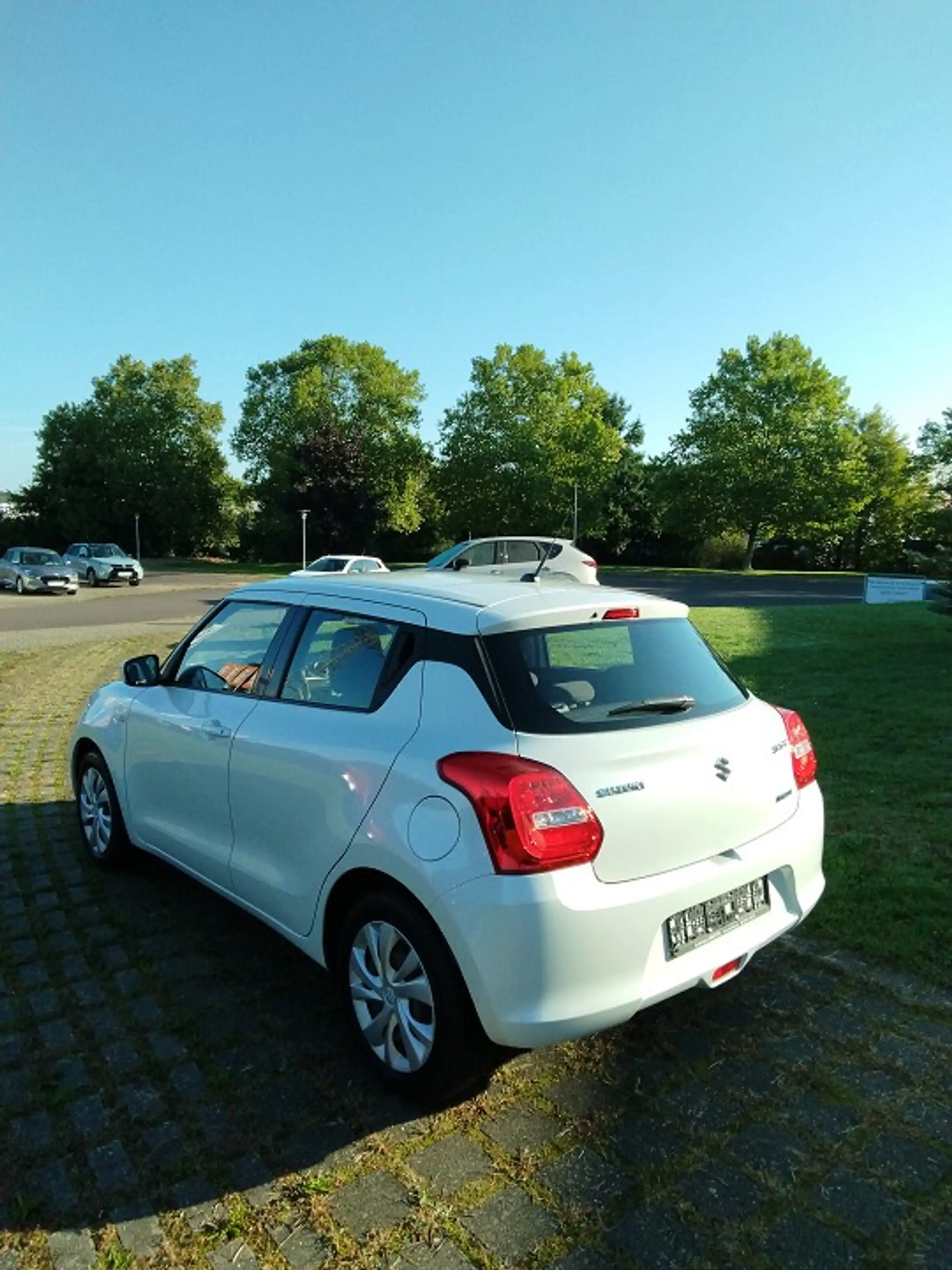 Suzuki Swift 1,2 Club Hybrid — photo 4