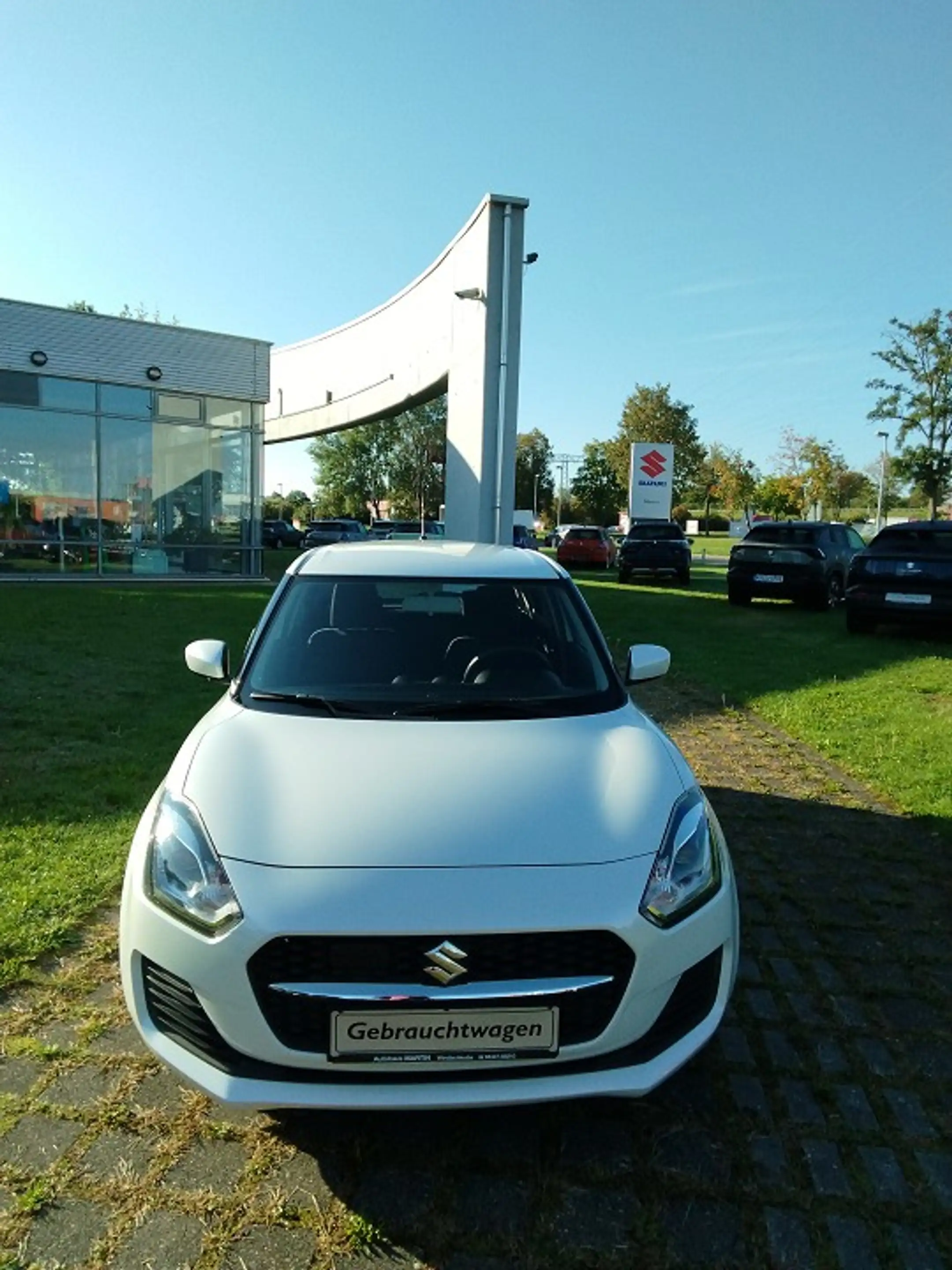 Suzuki Swift 1,2 Club Hybrid — photo 2