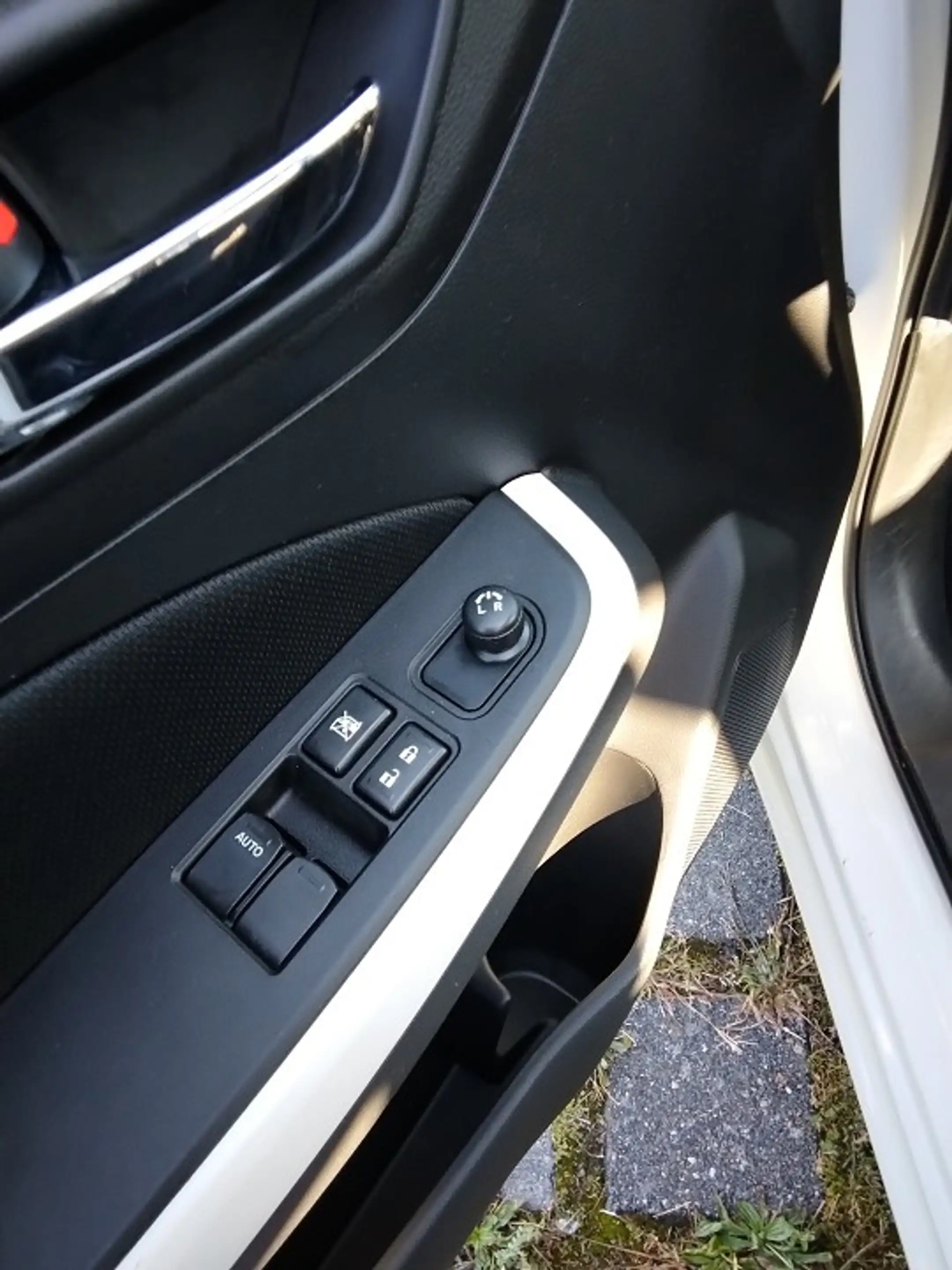Suzuki Swift 1,2 Club Hybrid — photo 15