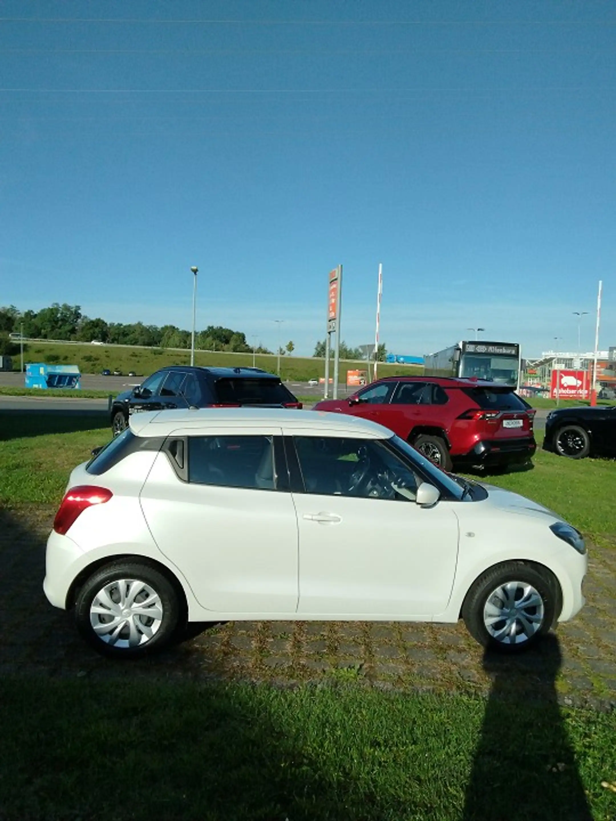 Suzuki Swift 1,2 Club Hybrid — photo 7