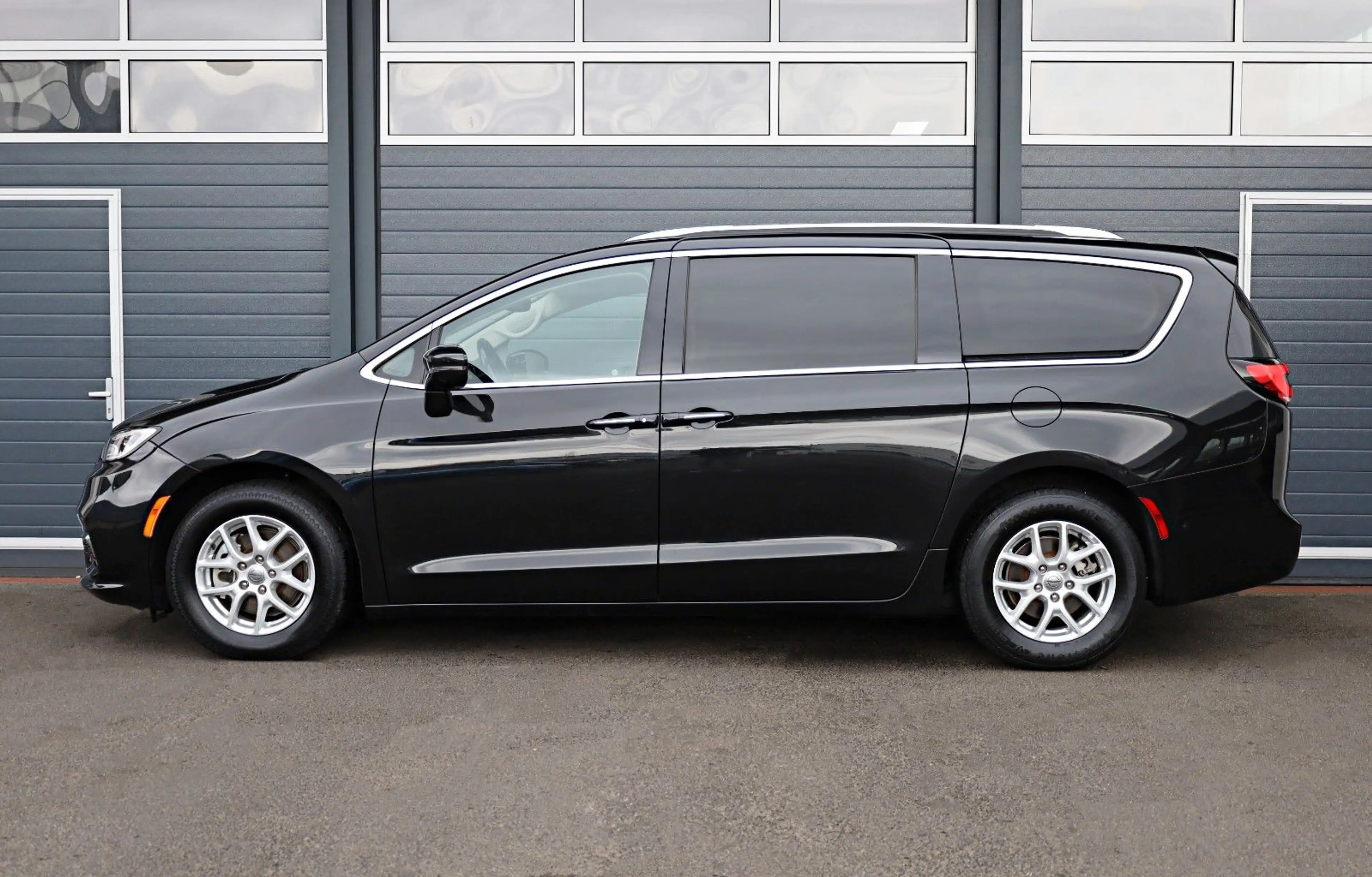 Chrysler Pacifica 3.6/ACC/7-Sitze/APPLE/SHZ/LHZ/TOTW/SPUR — photo 3