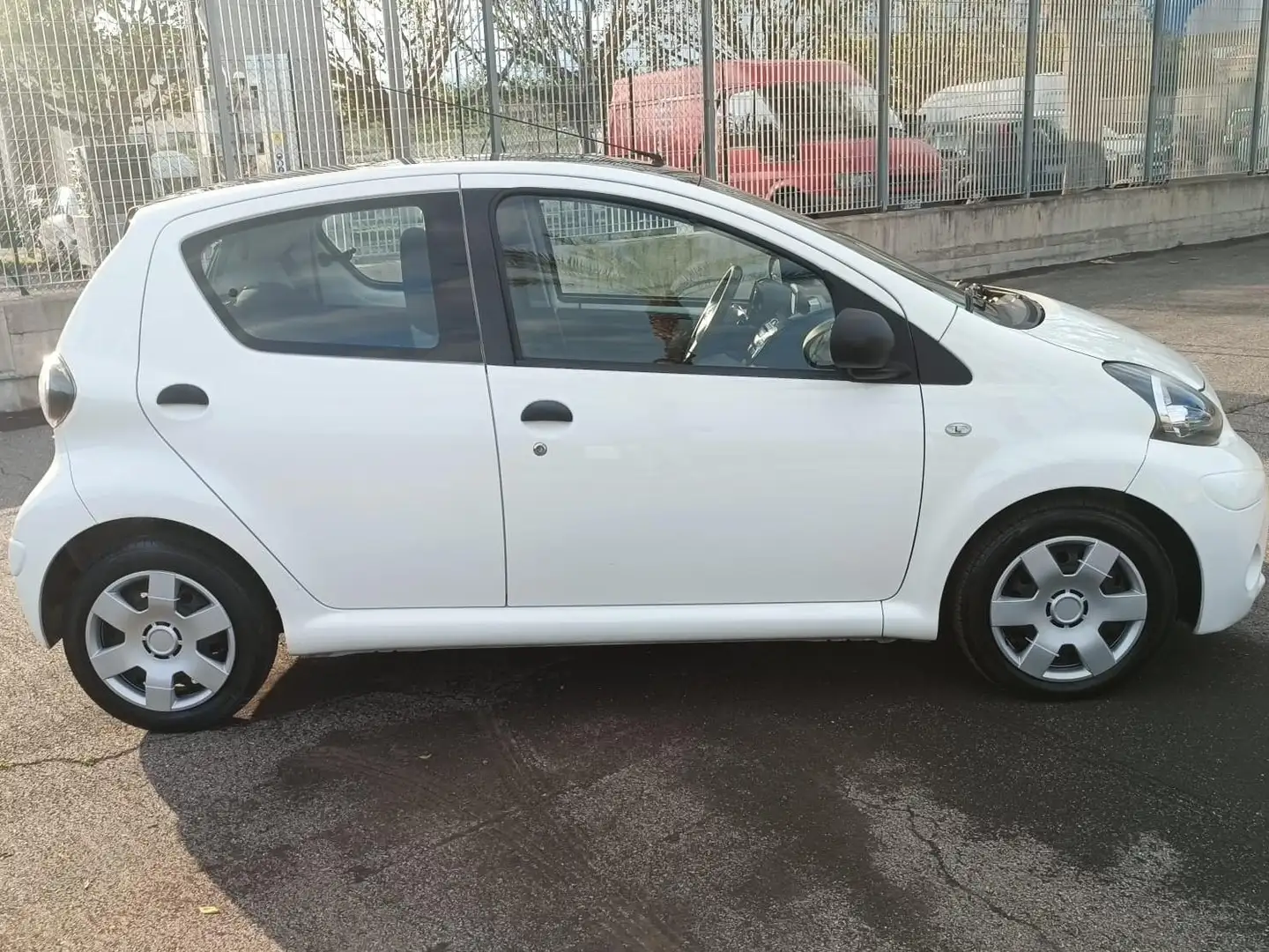 Toyota Aygo Aygo 5p 1.0 Active connect my14 Weiß - 2