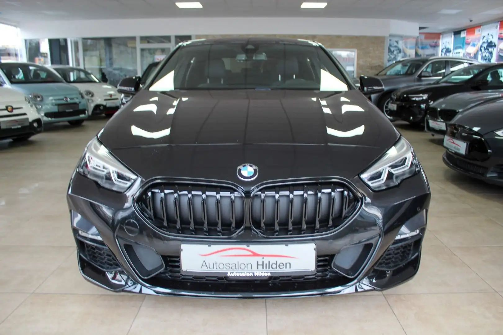 BMW Sonstige 218d Gran Coupé Automatik M Sport PDC AHK 1.Hand Schwarz - 2