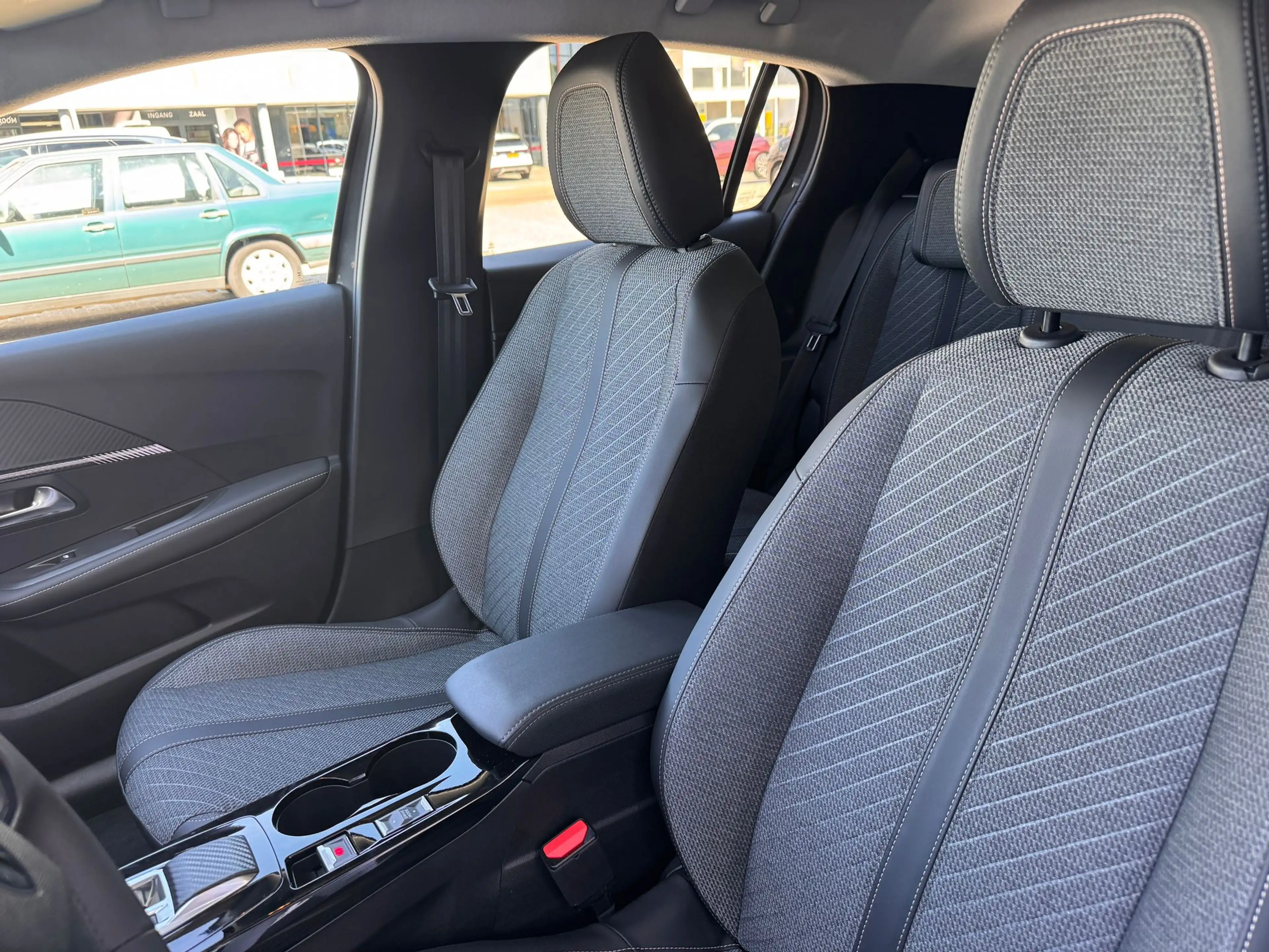 Peugeot e-208 EV Allure Avantage 51 kWh | Demodeal | Camera Voor — photo 10