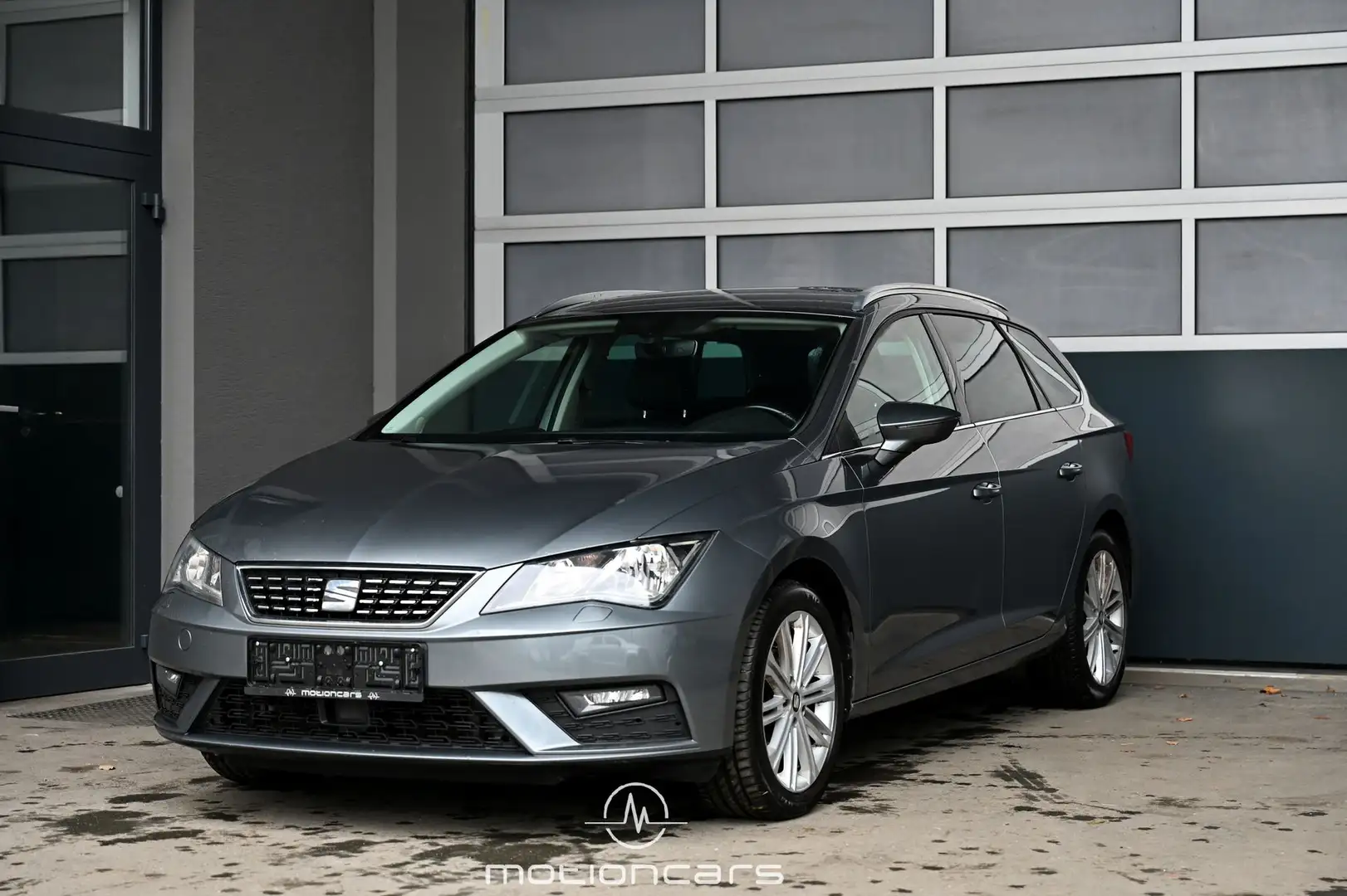 SEAT Leon 2.0 TDI Xcellence Pickerl NEU Silber - 1
