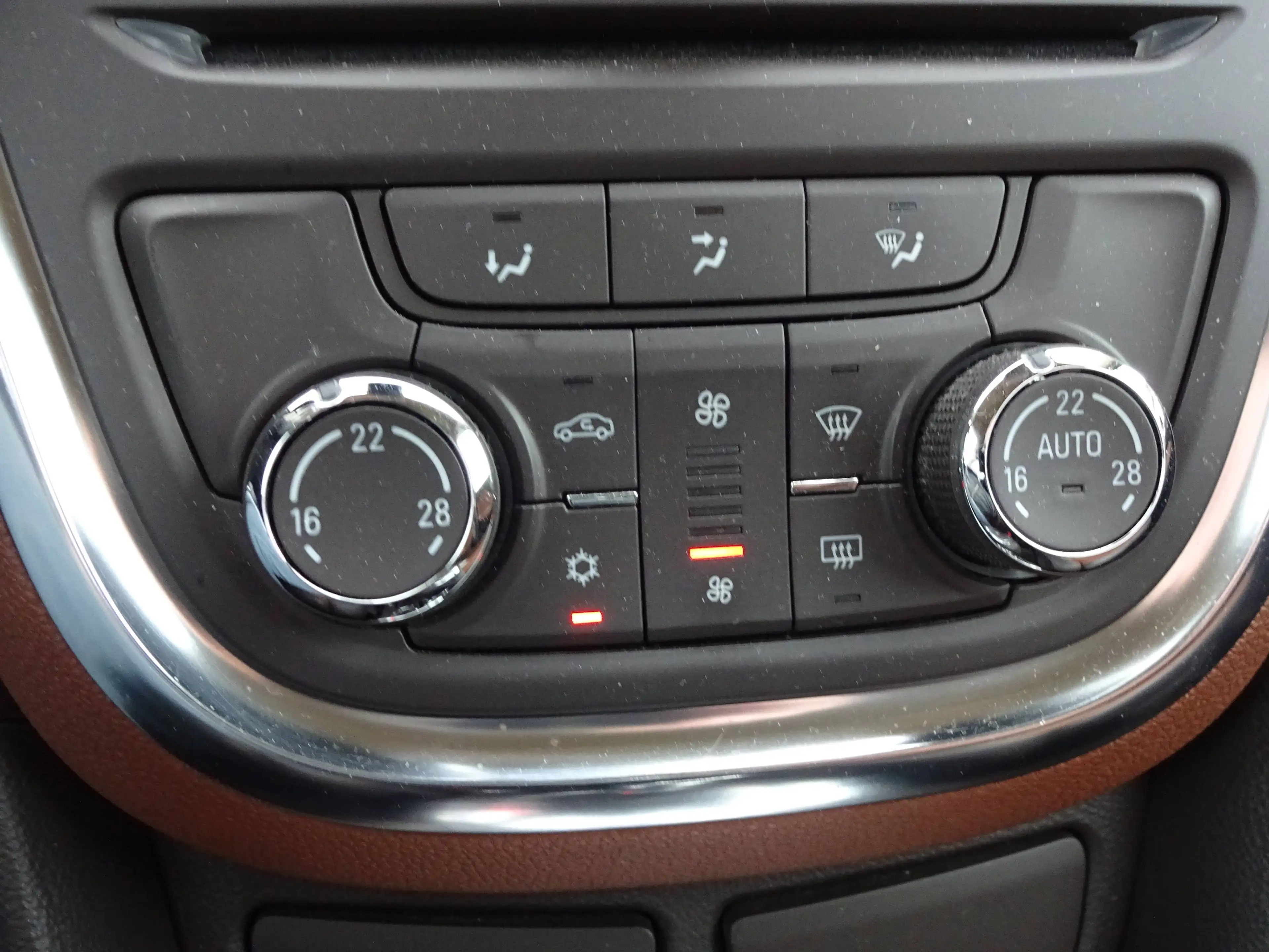 Opel Mokka Innovation Automatik+Sommer und Winterräder — photo 15