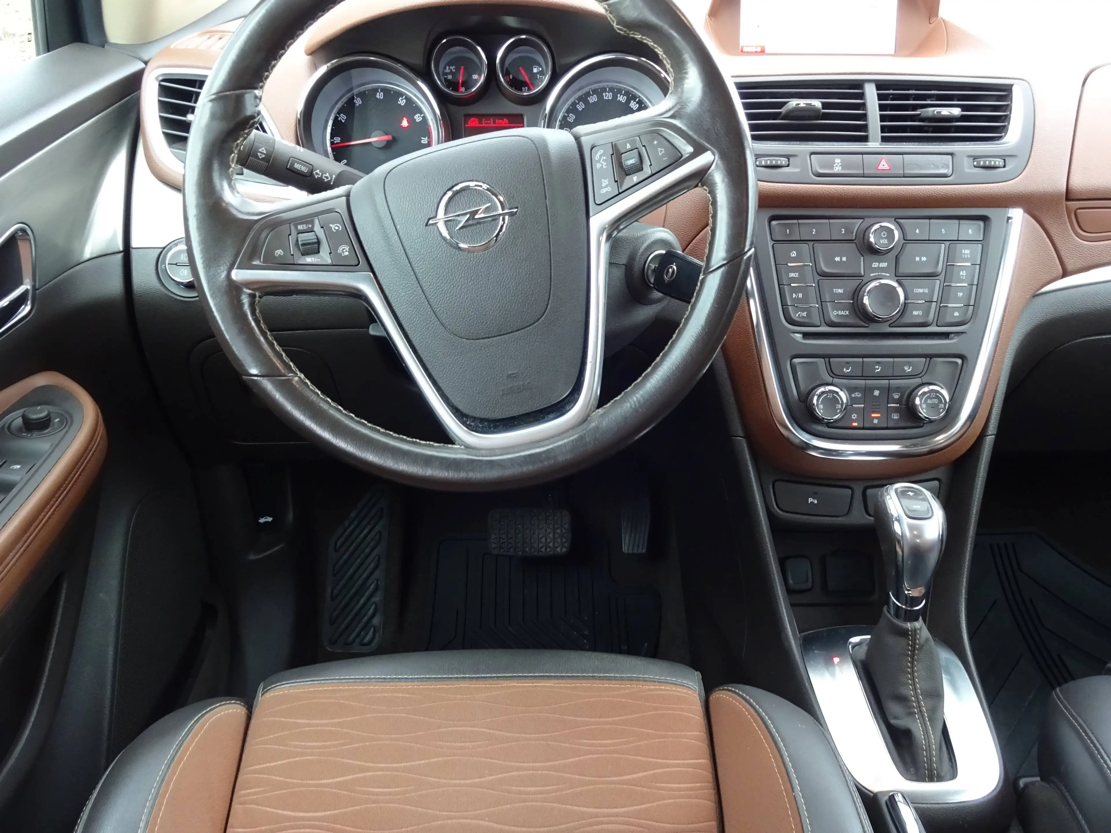 Opel Mokka Innovation Automatik+Sommer und Winterräder — photo 11